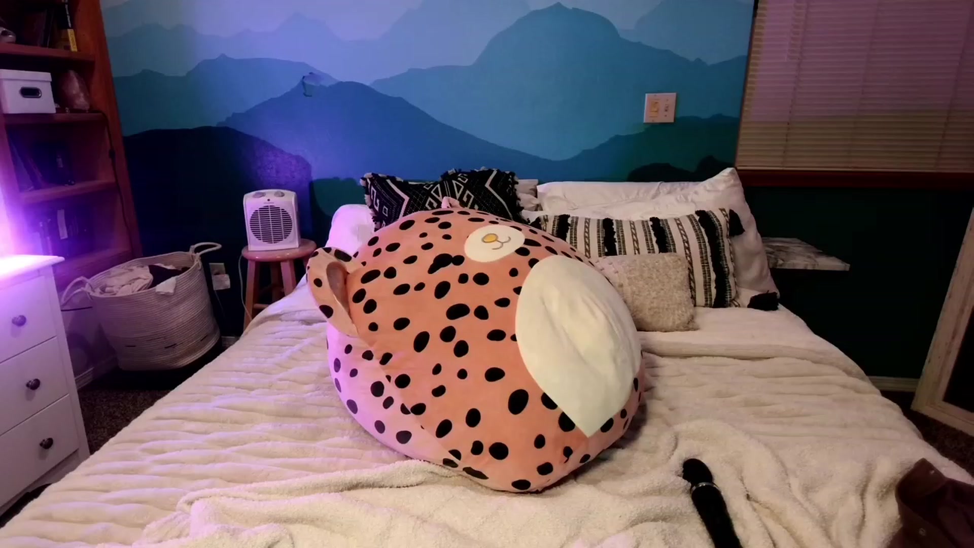 Gallery image thumbnail from BellaFreyaXo's myfreecams stream on, 02/01/2023, 04:02 image 4 of 20