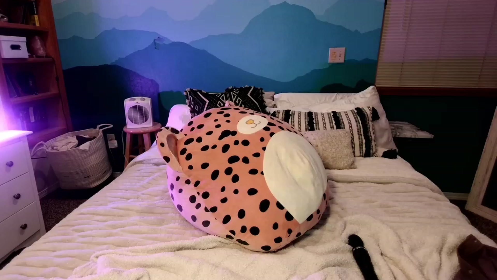 Gallery image thumbnail from BellaFreyaXo's myfreecams stream on, 02/01/2023, 04:02 image 3 of 20