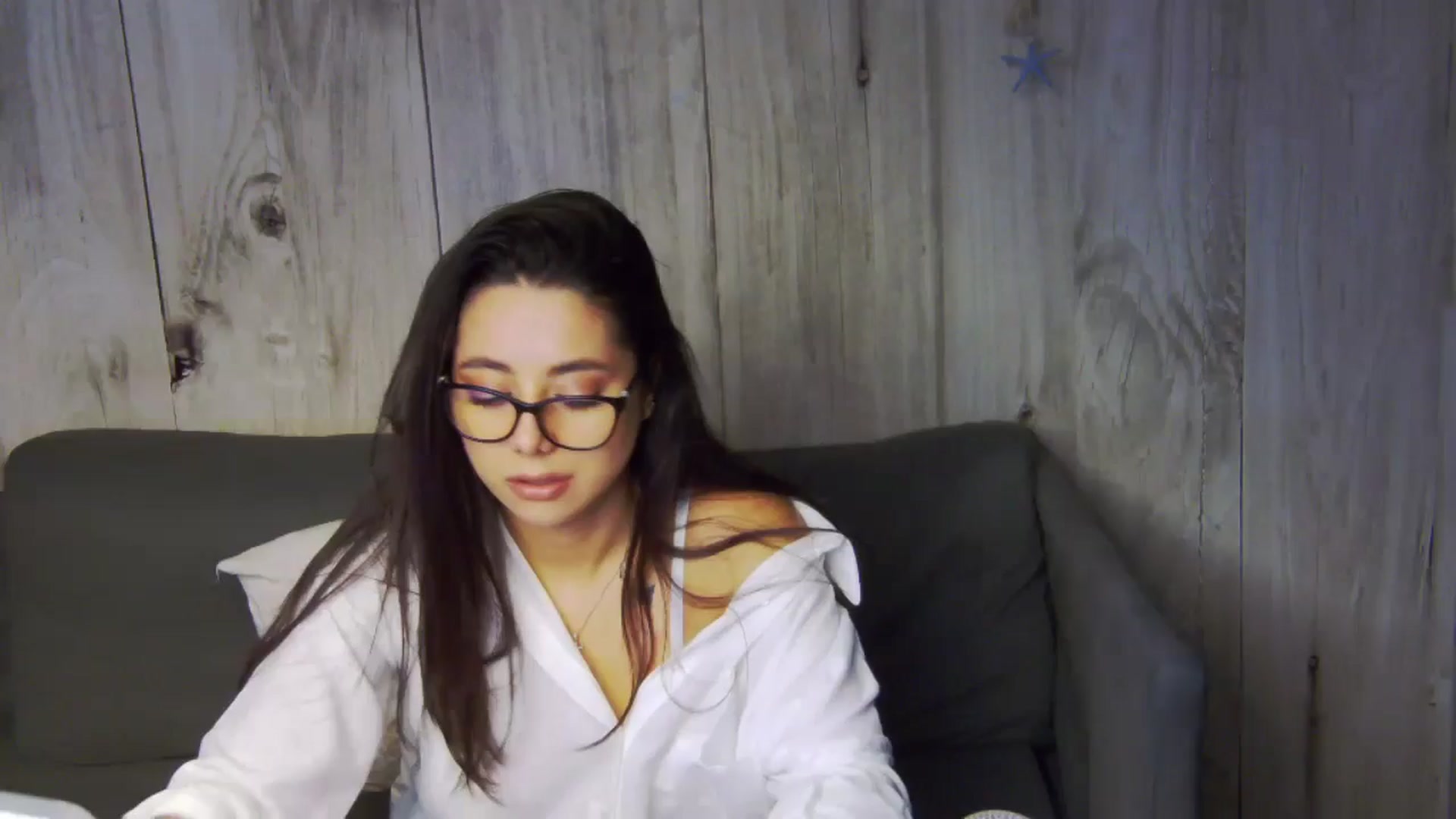 Gallery image thumbnail from BellaMia's myfreecams stream on, 08/06/2024, 20:48 image 16 of 20