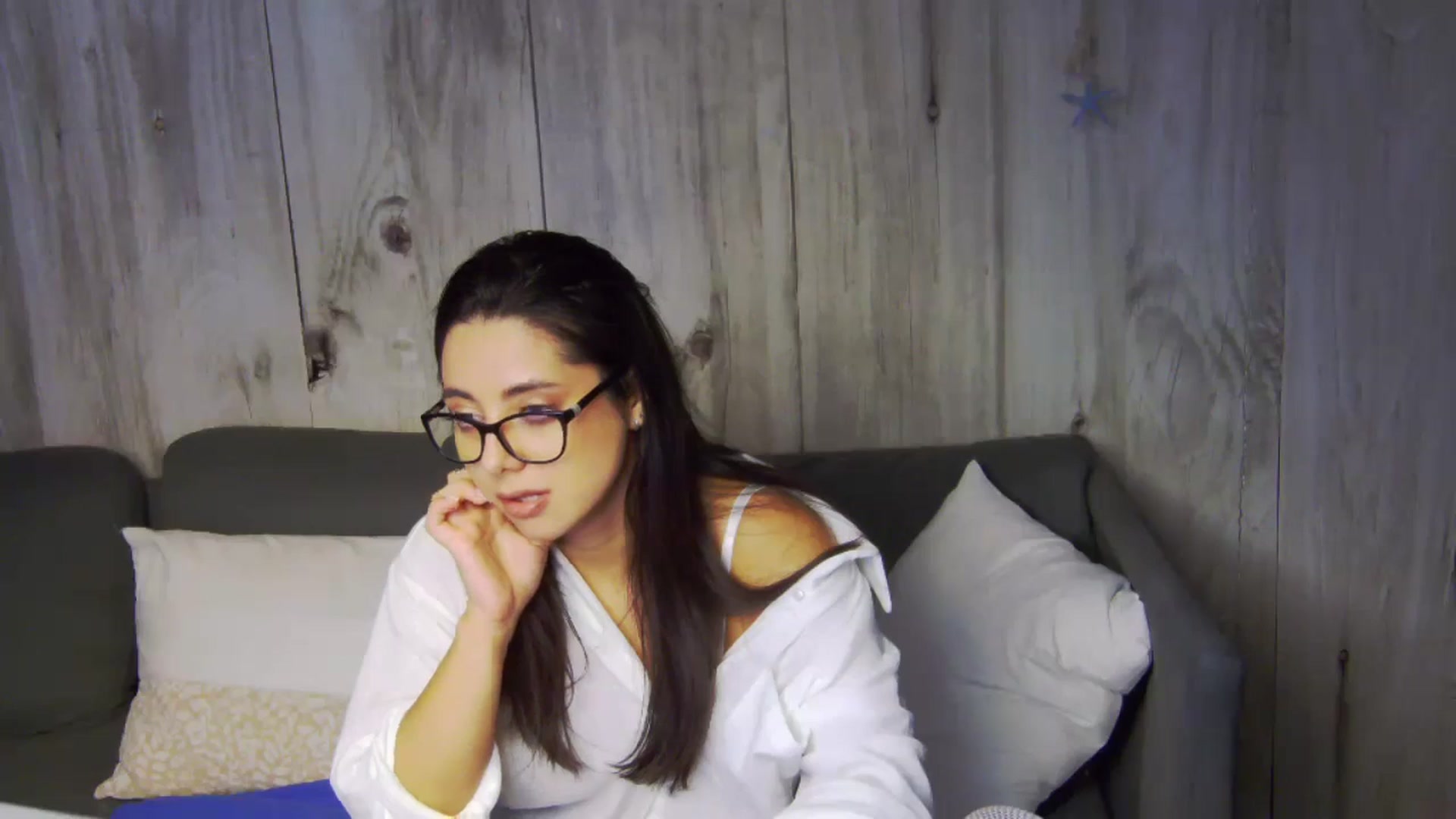 Gallery image thumbnail from BellaMia's myfreecams stream on, 08/06/2024, 20:48 image 11 of 20
