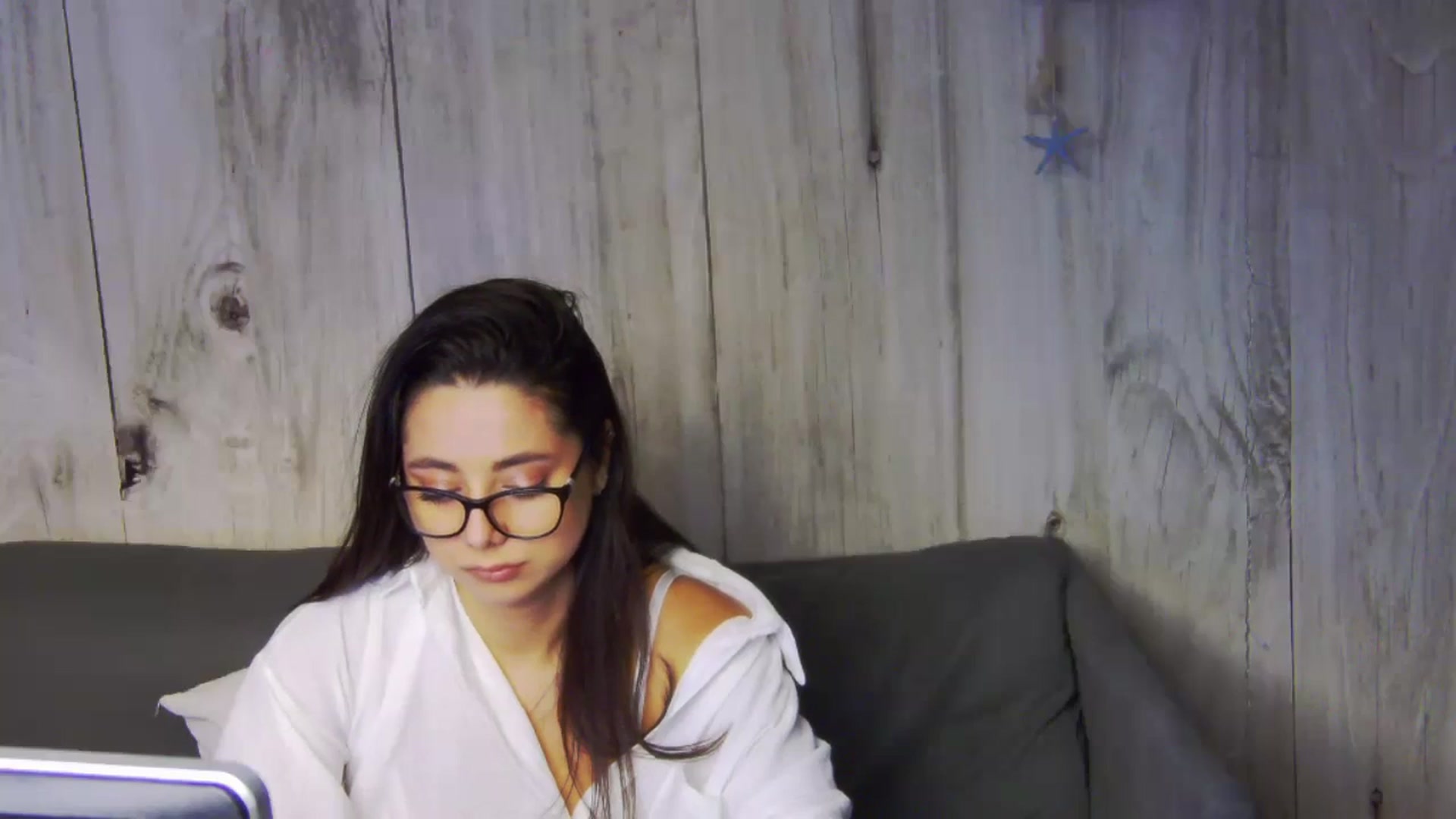 Gallery image thumbnail from BellaMia's myfreecams stream on, 08/06/2024, 20:48 image 14 of 20