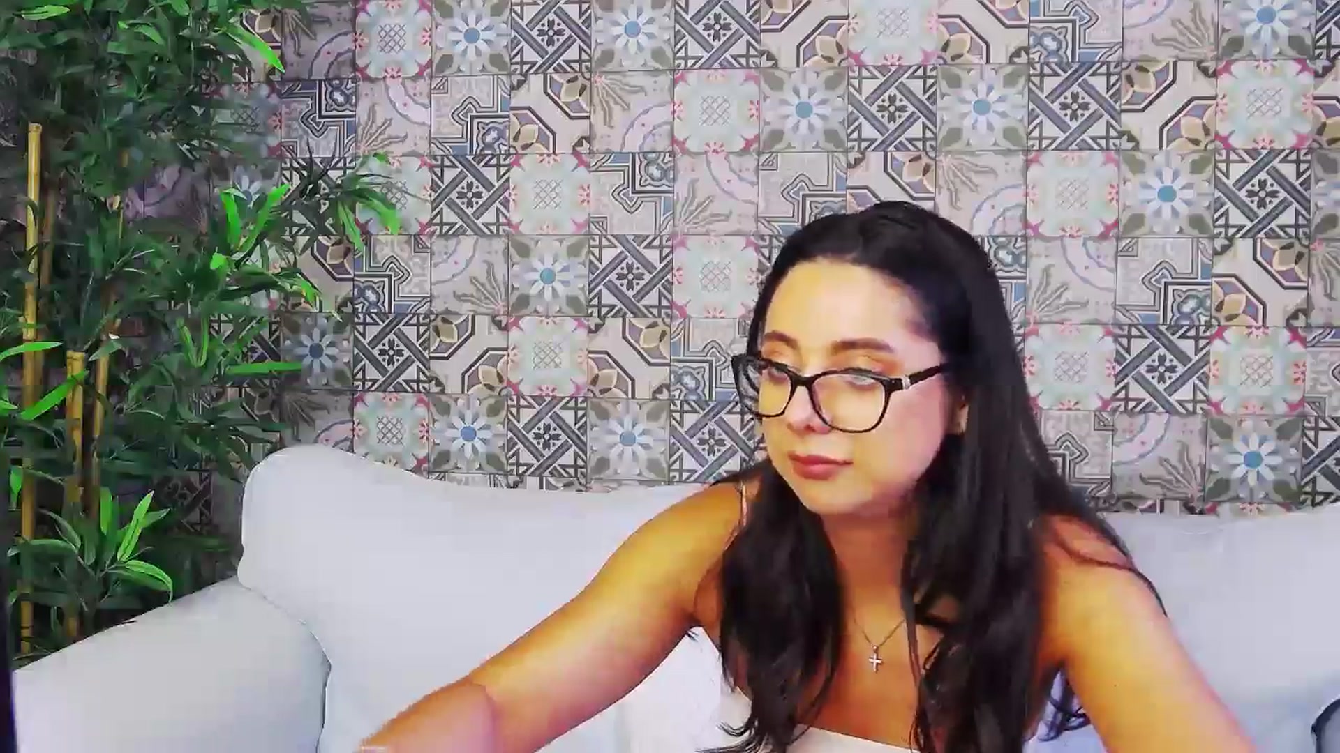 Gallery image thumbnail from BellaMia's myfreecams stream on, 08/12/2024, 15:08 image 15 of 20