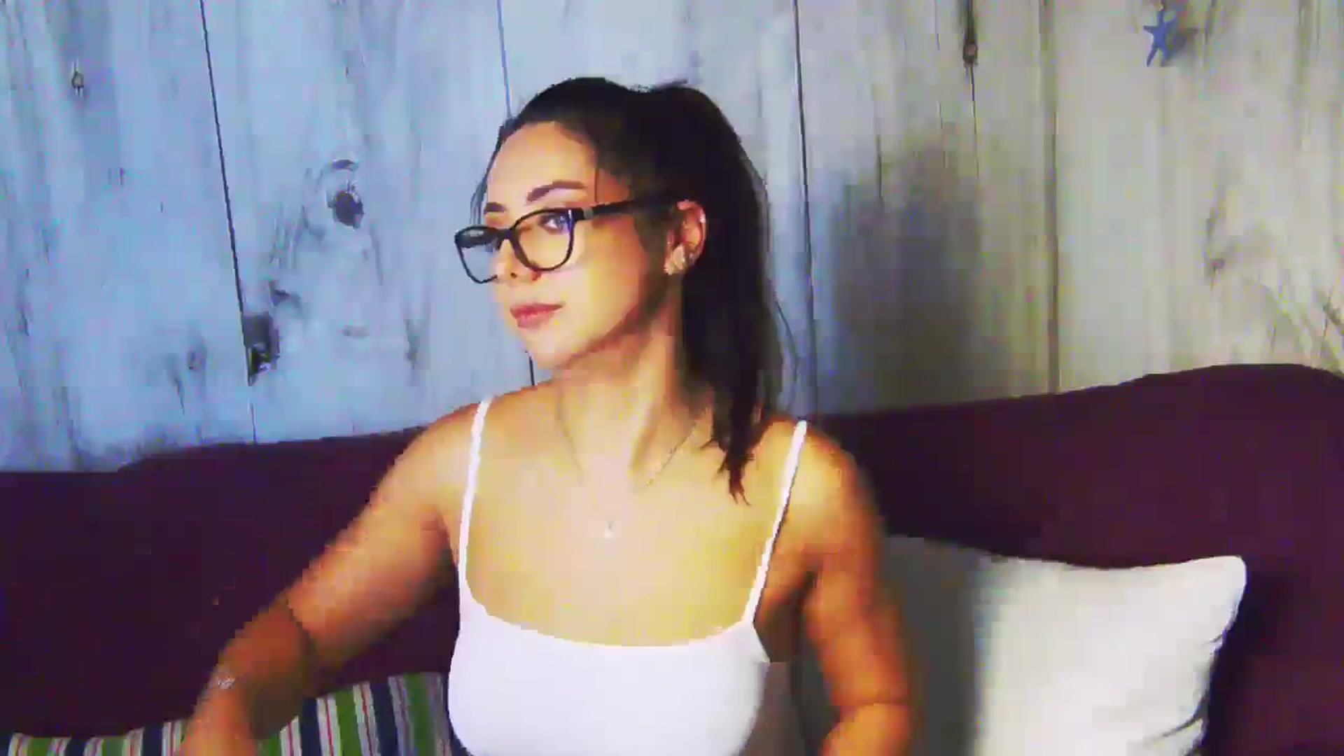 Gallery image thumbnail from BellaMia's myfreecams stream on, 08/21/2024, 22:17 image 4 of 20