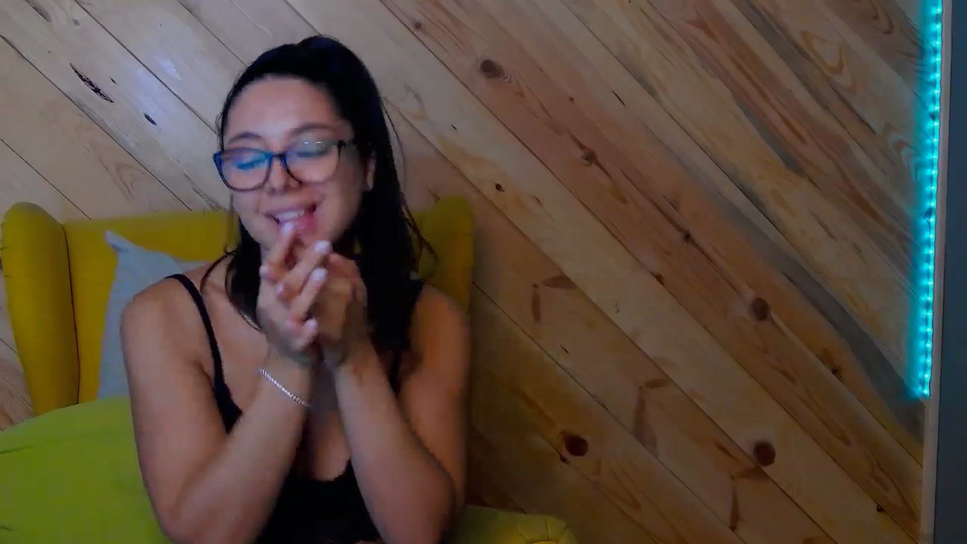 Gallery image thumbnail from BellaMia's myfreecams stream on, 09/06/2024, 22:08 image 11 of 20
