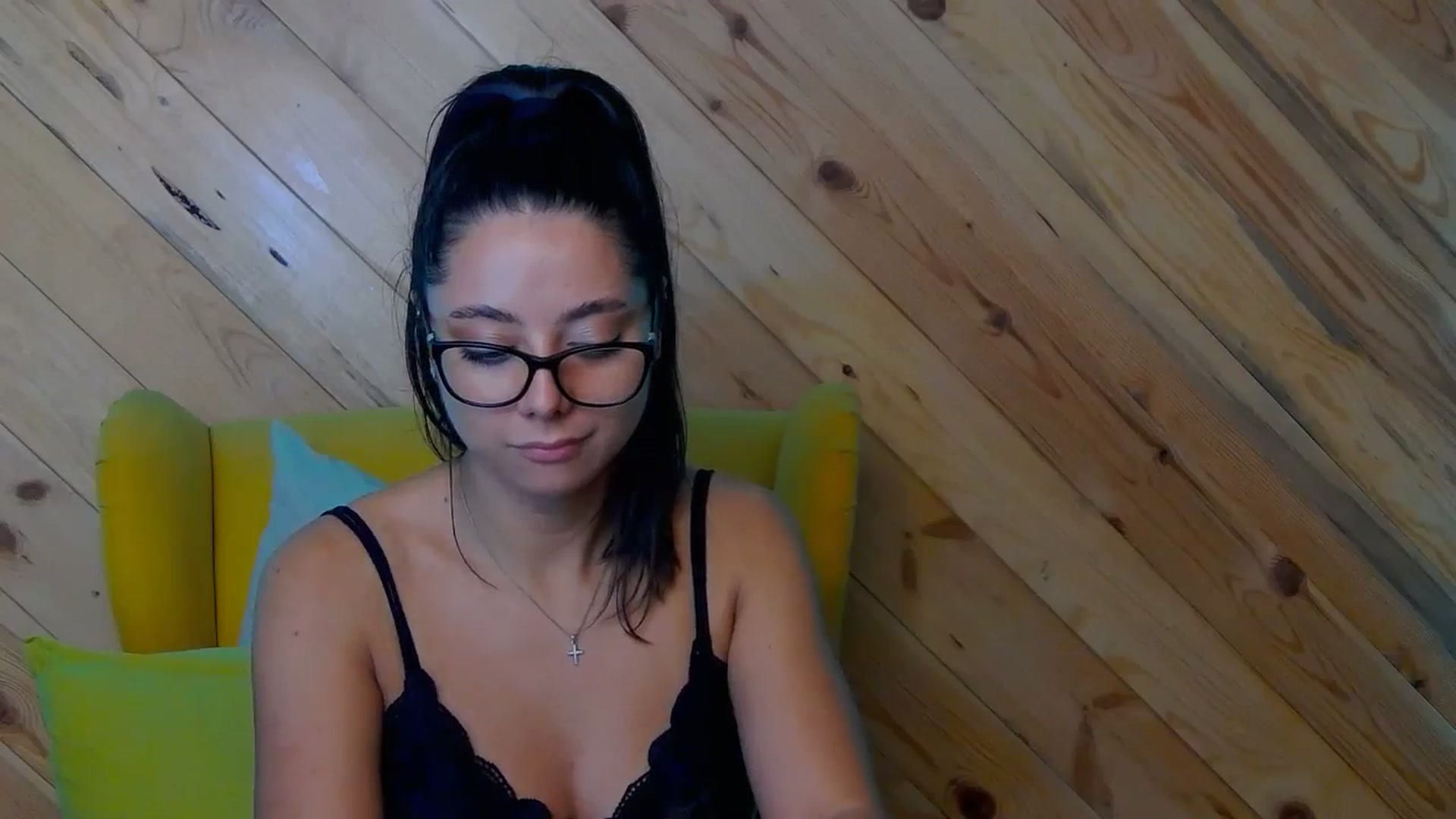 Gallery image thumbnail from BellaMia's myfreecams stream on, 09/06/2024, 22:08 image 2 of 20