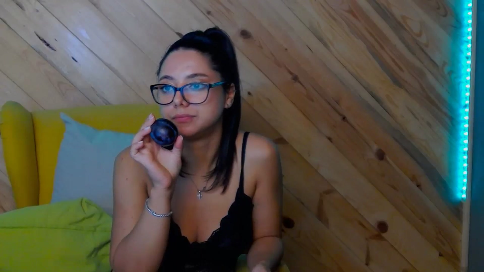 Gallery image thumbnail from BellaMia's myfreecams stream on, 09/06/2024, 22:08 image 14 of 20