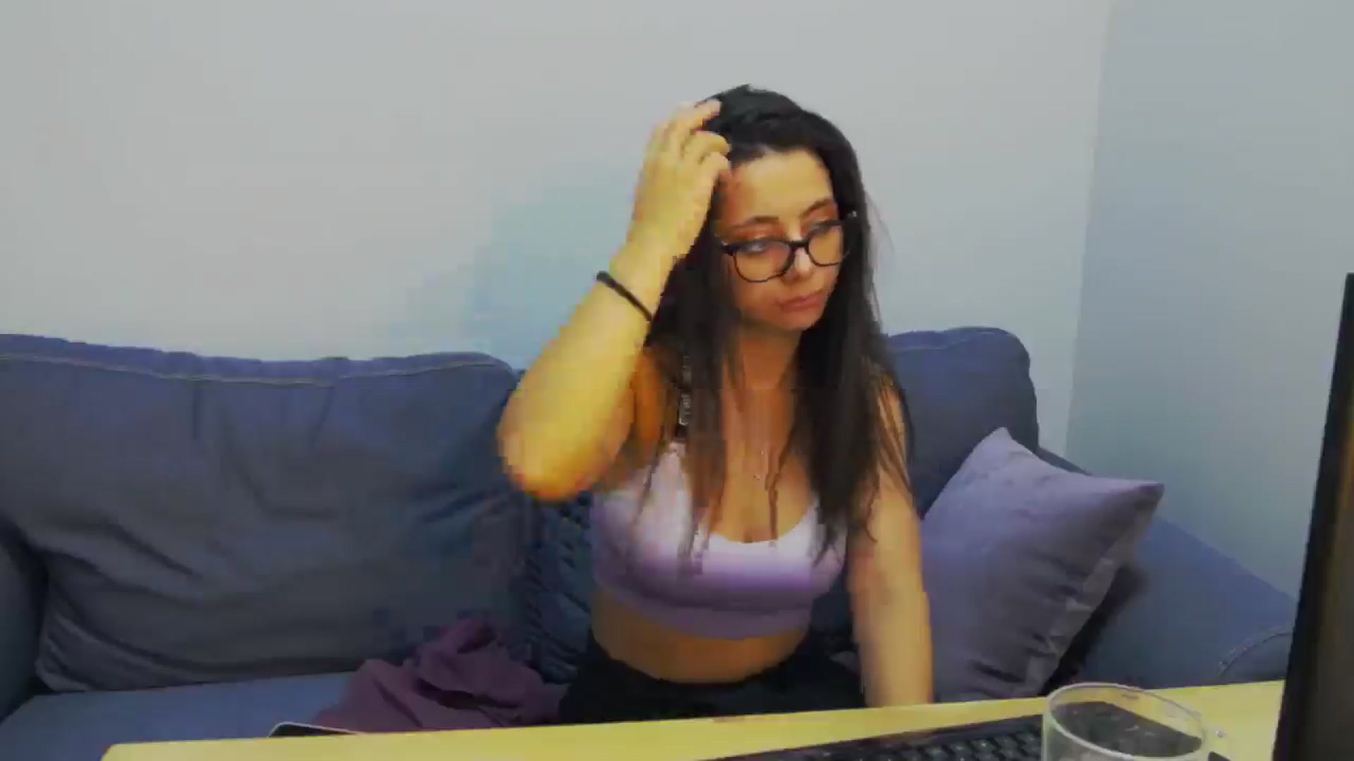 Gallery image thumbnail from BellaMia's myfreecams stream on, 10/01/2024, 24:00 image 18 of 20