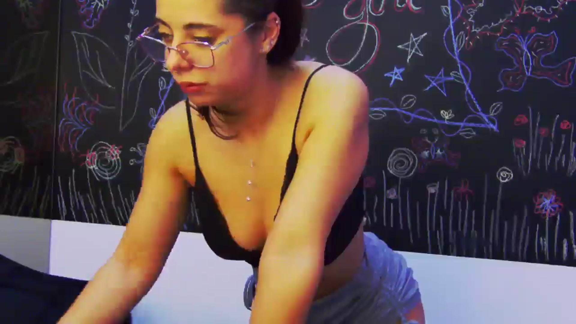 Gallery image thumbnail from BellaMia's myfreecams stream on, 11/04/2024, 23:38 image 3 of 20