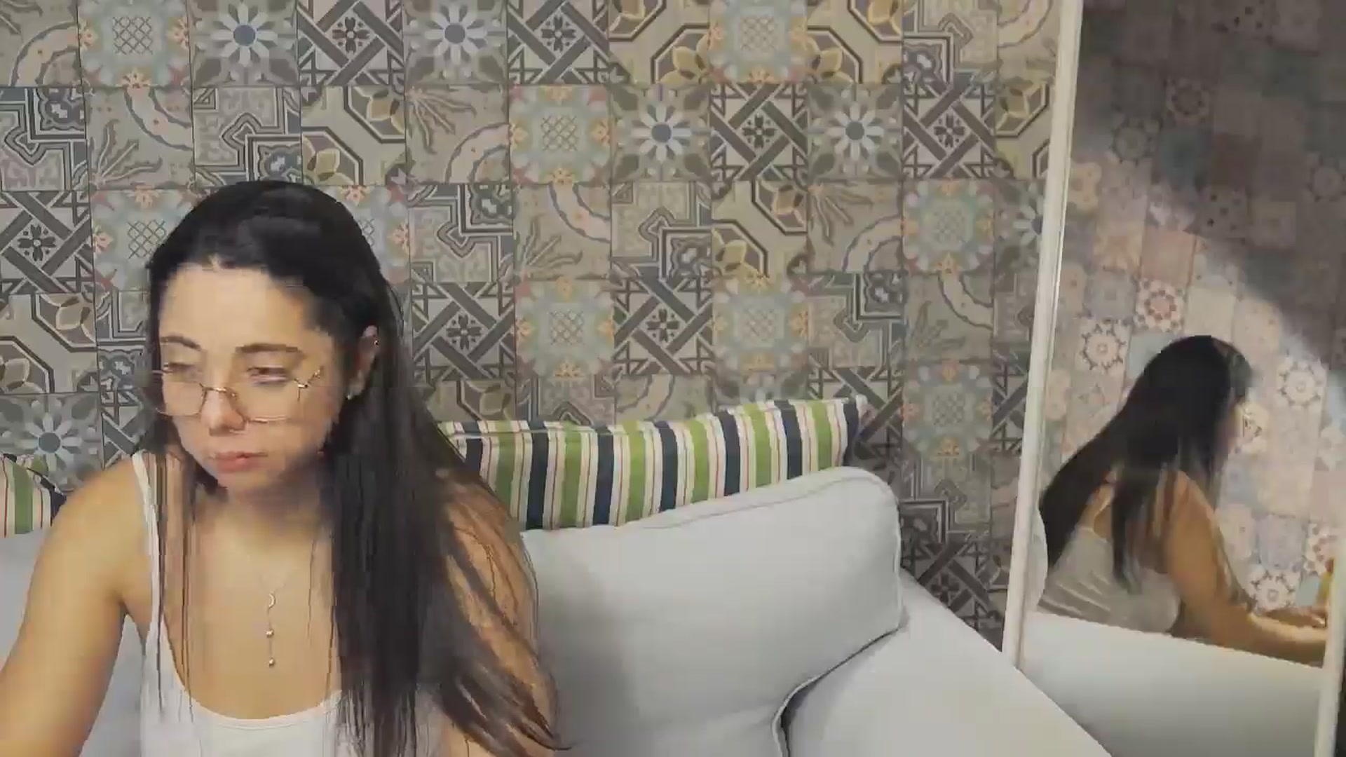 Gallery image thumbnail from BellaMia's myfreecams stream on, 11/14/2024, 22:53 image 17 of 20