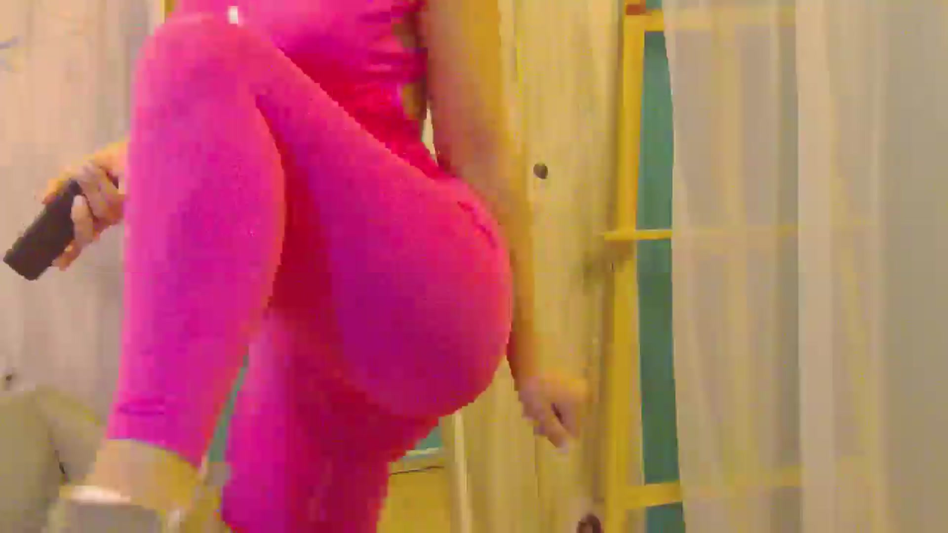 Gallery image thumbnail from BellaMia's myfreecams stream on, 11/20/2024, 22:16 image 9 of 20