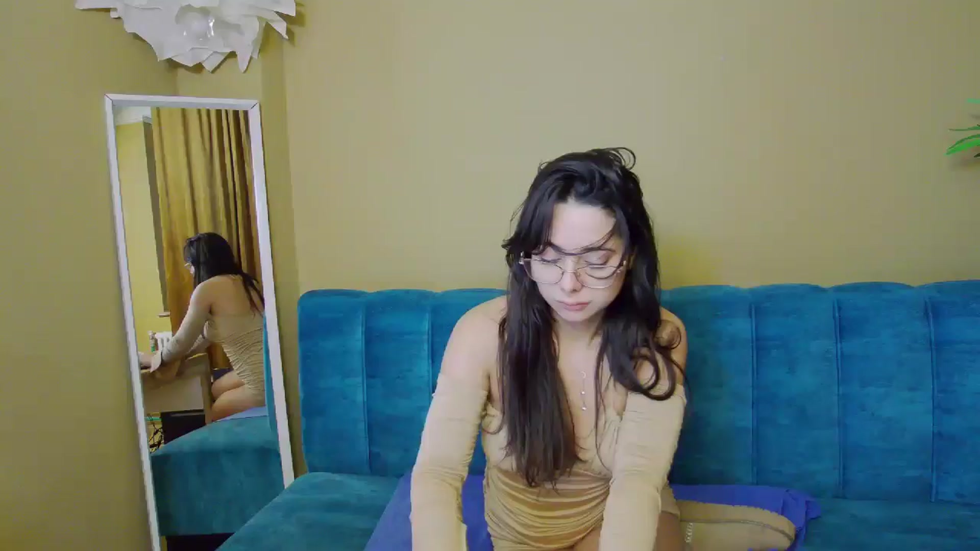 Gallery image thumbnail from BellaMia's myfreecams stream on, 11/21/2024, 23:44 image 1 of 20
