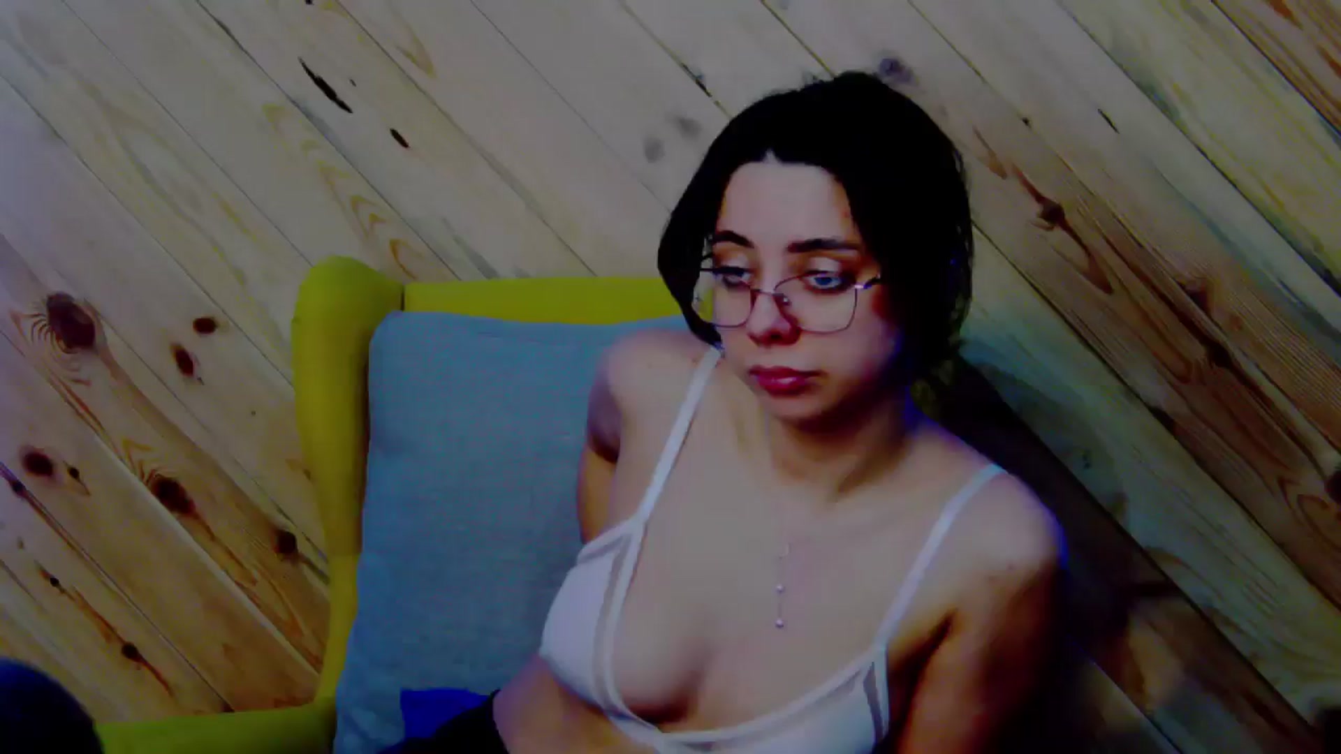 Gallery image thumbnail from BellaMia's myfreecams stream on, 12/19/2024, 24:35 image 20 of 20