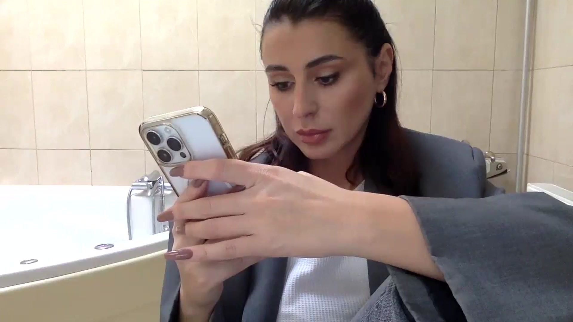 Gallery image thumbnail from BellaNoir___'s myfreecams stream on, 11/01/2025, 12:45 image 8 of 20