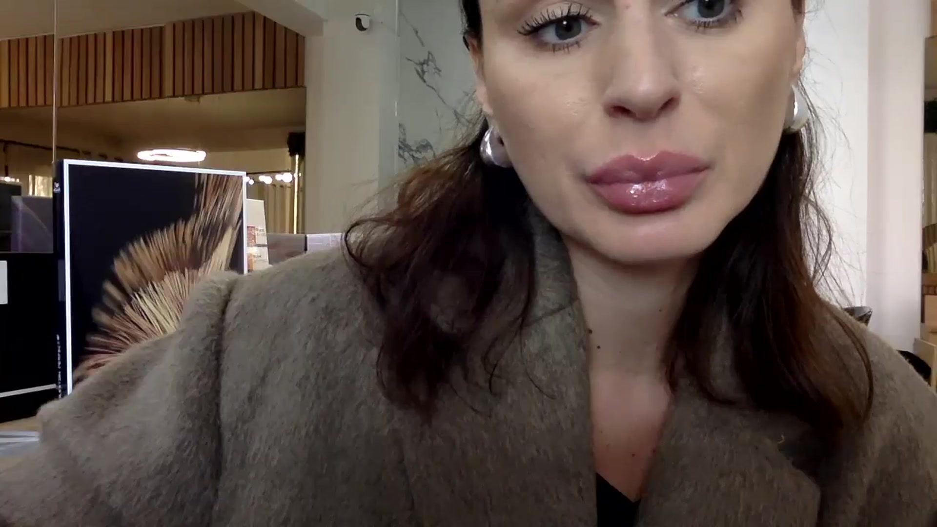 Gallery image thumbnail from BellaNoir___'s myfreecams stream on, 11/03/2025, 12:08 image 7 of 20