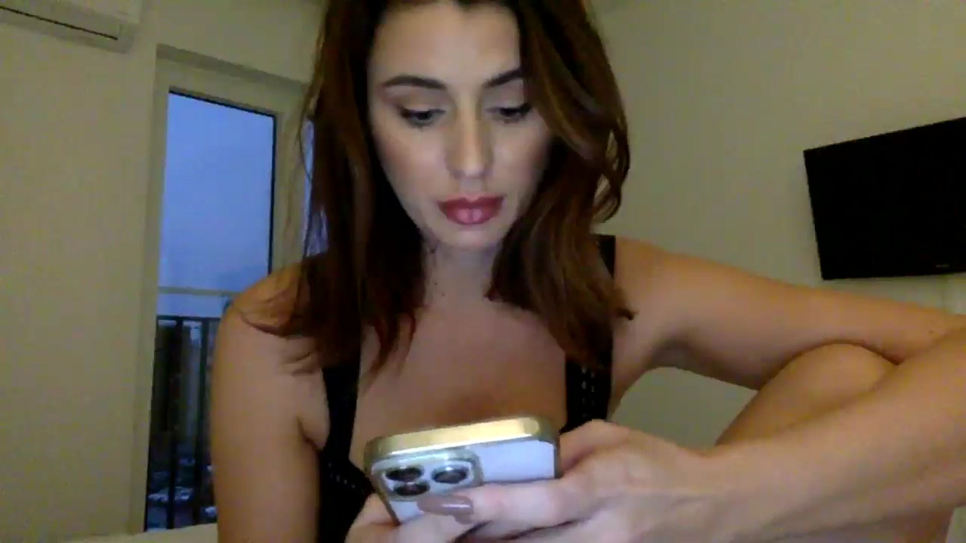 Gallery image thumbnail from BellaNoir___'s myfreecams stream on, 11/06/2025, 15:28 image 3 of 20