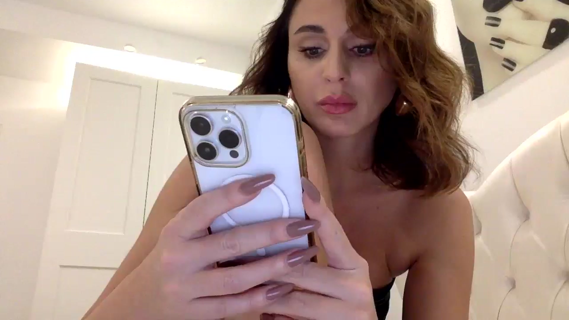 Gallery image thumbnail from BellaNoir___'s myfreecams stream on, 11/07/2025, 15:36 image 7 of 20