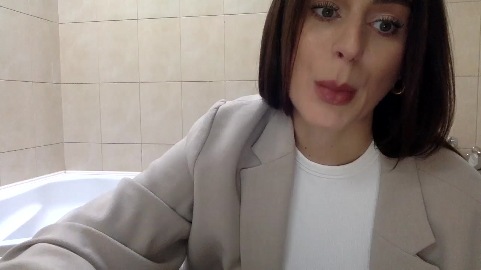 Gallery image thumbnail from BellaNoir___'s myfreecams stream on, 03/03/2026, 14:12 image 9 of 20