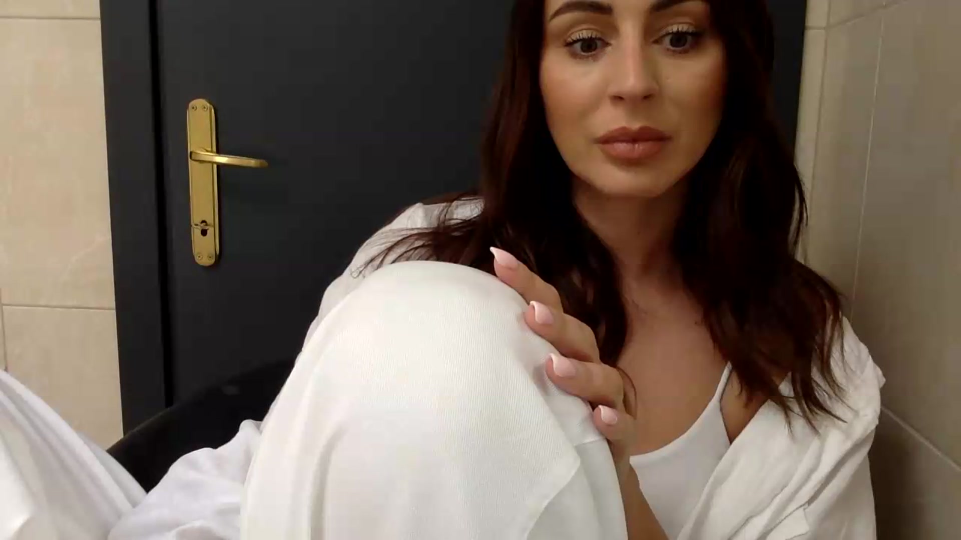 Gallery image thumbnail from BellaNoir___'s myfreecams stream on, 05/16/2026, 11:48 image 12 of 20