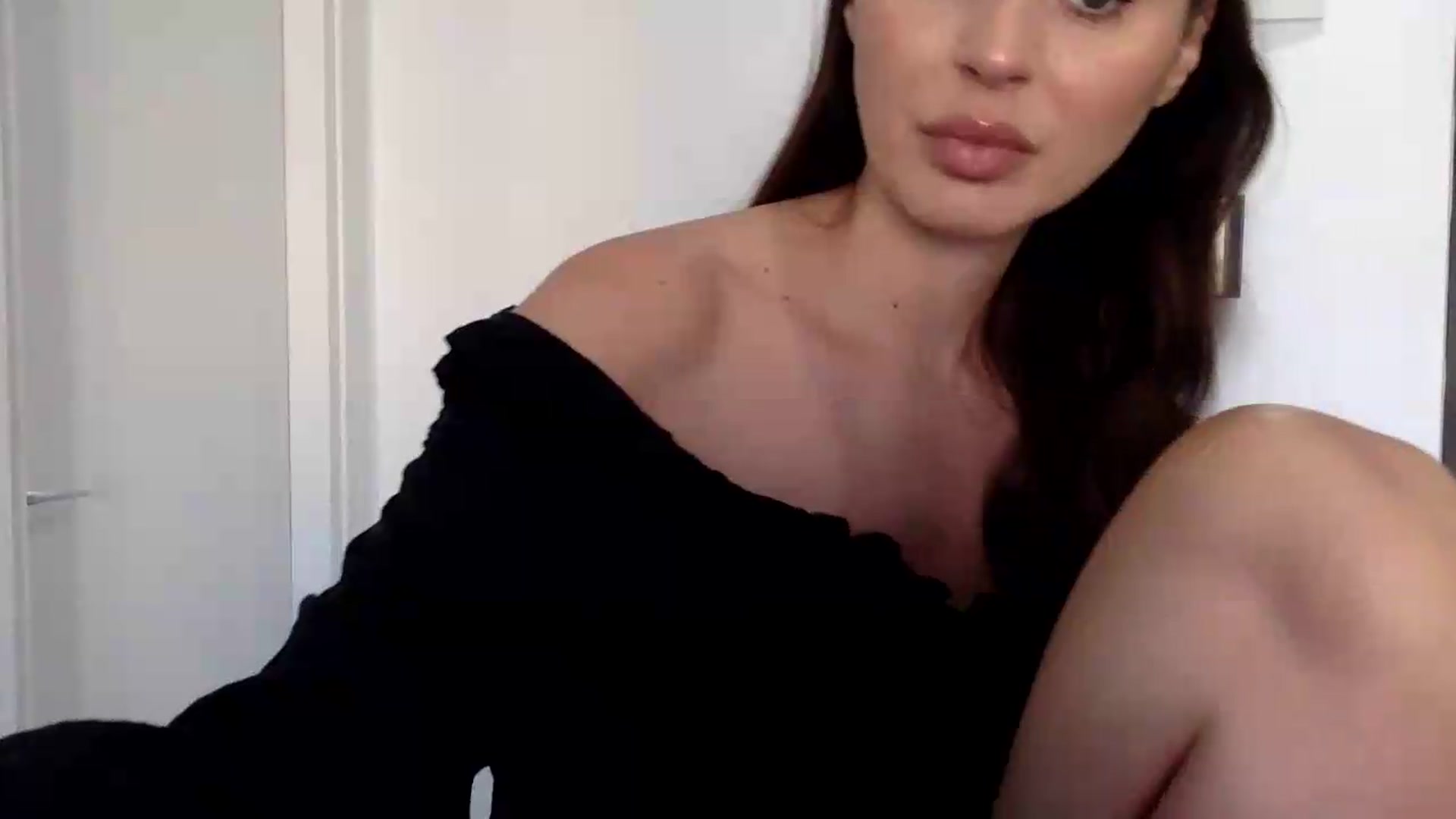 Gallery image thumbnail from BellaNoir___'s myfreecams stream on, 05/19/2026, 05:04 image 8 of 20