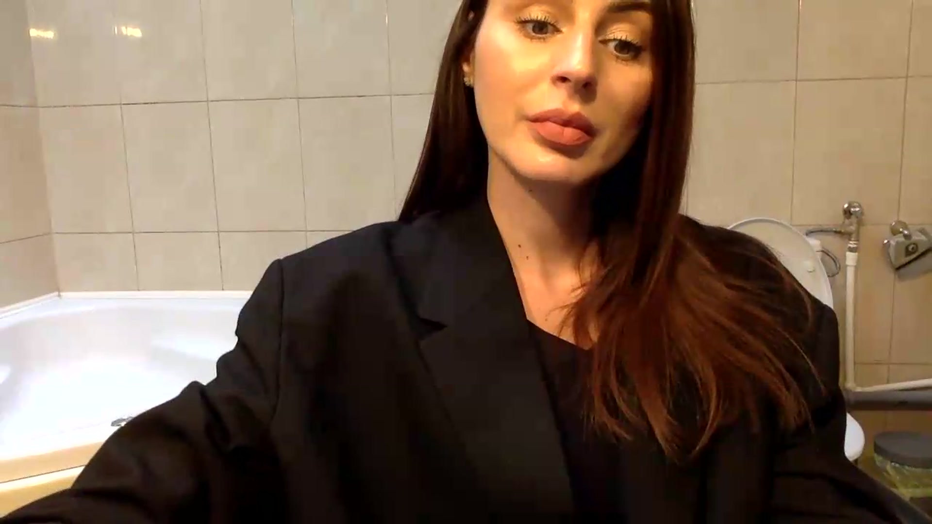 Gallery image thumbnail from BellaNoir___'s myfreecams stream on, 05/20/2026, 12:48 image 8 of 20