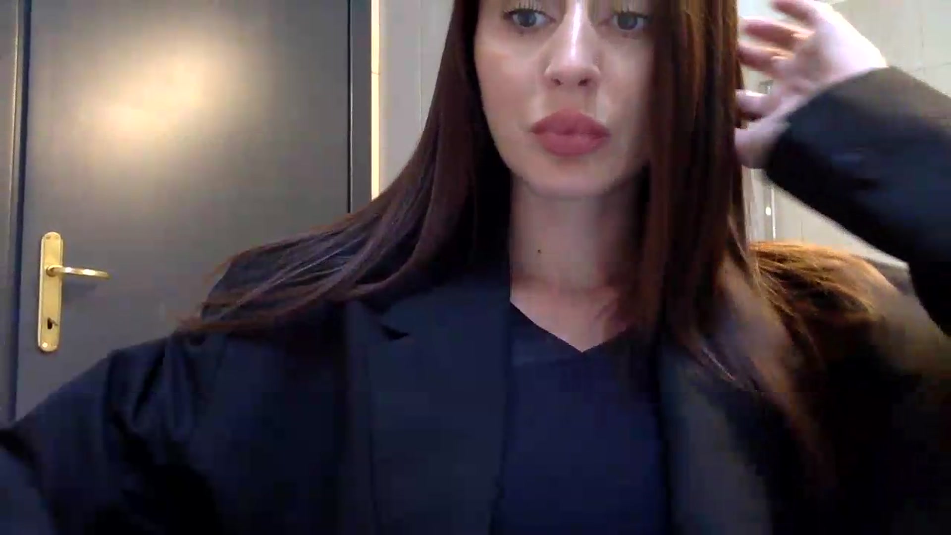Gallery image thumbnail from BellaNoir___'s myfreecams stream on, 05/20/2026, 12:48 image 17 of 20