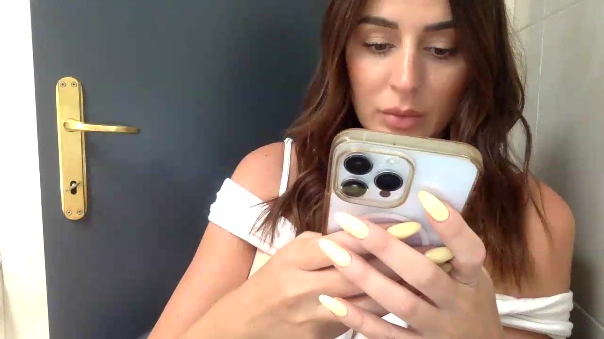 Gallery image thumbnail from BellaNoir___'s myfreecams stream on, 06/25/2026, 14:23 image 19 of 20