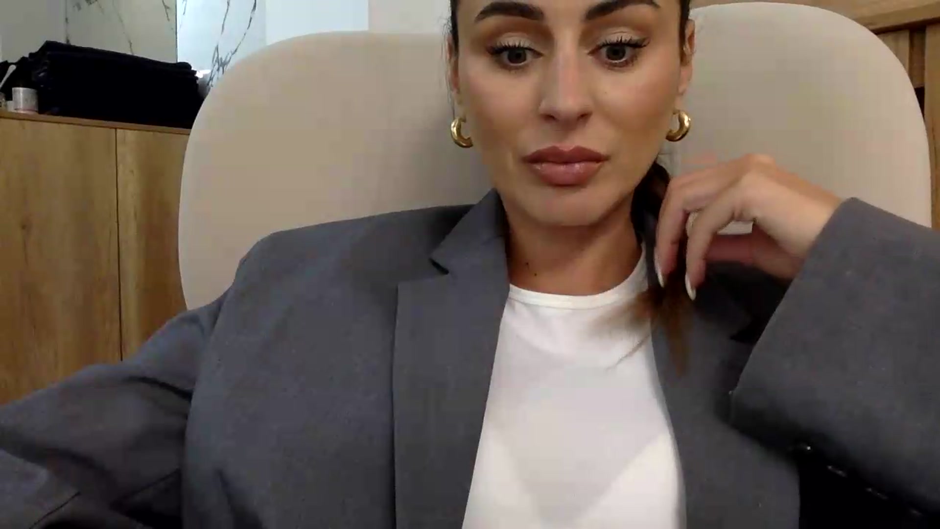 Gallery image thumbnail from BellaNoir___'s myfreecams stream on, 09/15/2026, 10:51 image 2 of 20