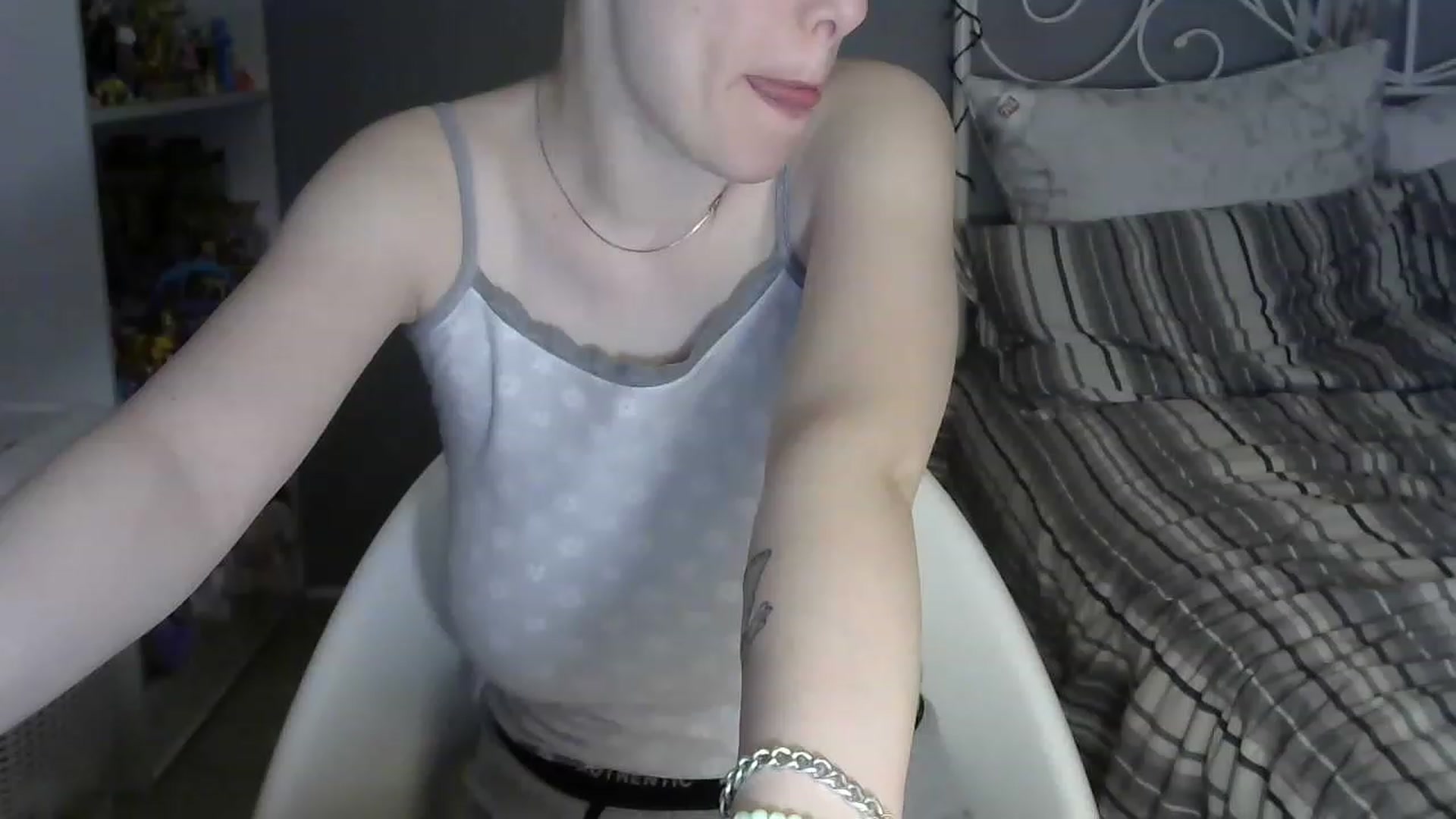 Gallery image thumbnail from BellaRaim's myfreecams stream on, 04/16/2023, 14:41 image 20 of 20