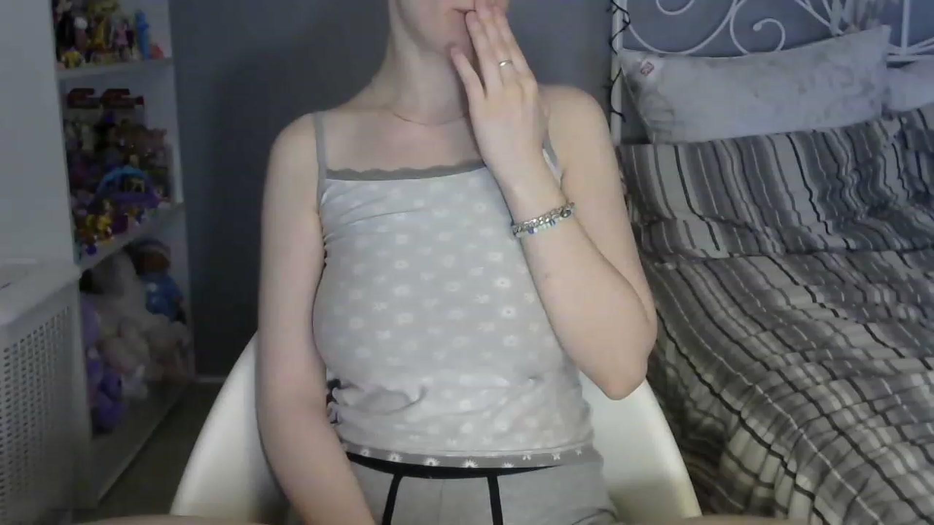 Gallery image thumbnail from BellaRaim's myfreecams stream on, 04/16/2023, 14:41 image 16 of 20
