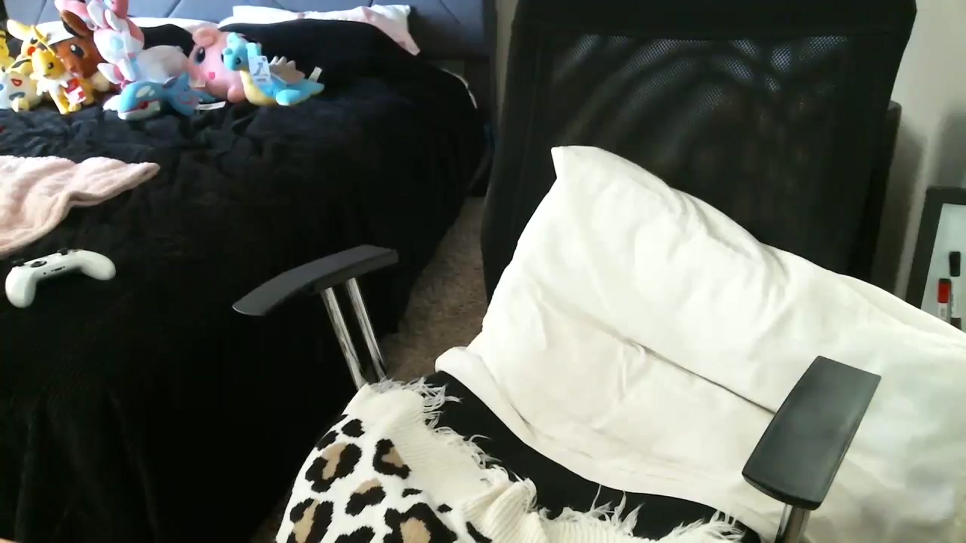 Gallery image thumbnail from BellaSkye's myfreecams stream on, 12/02/2024, 19:07 image 19 of 20