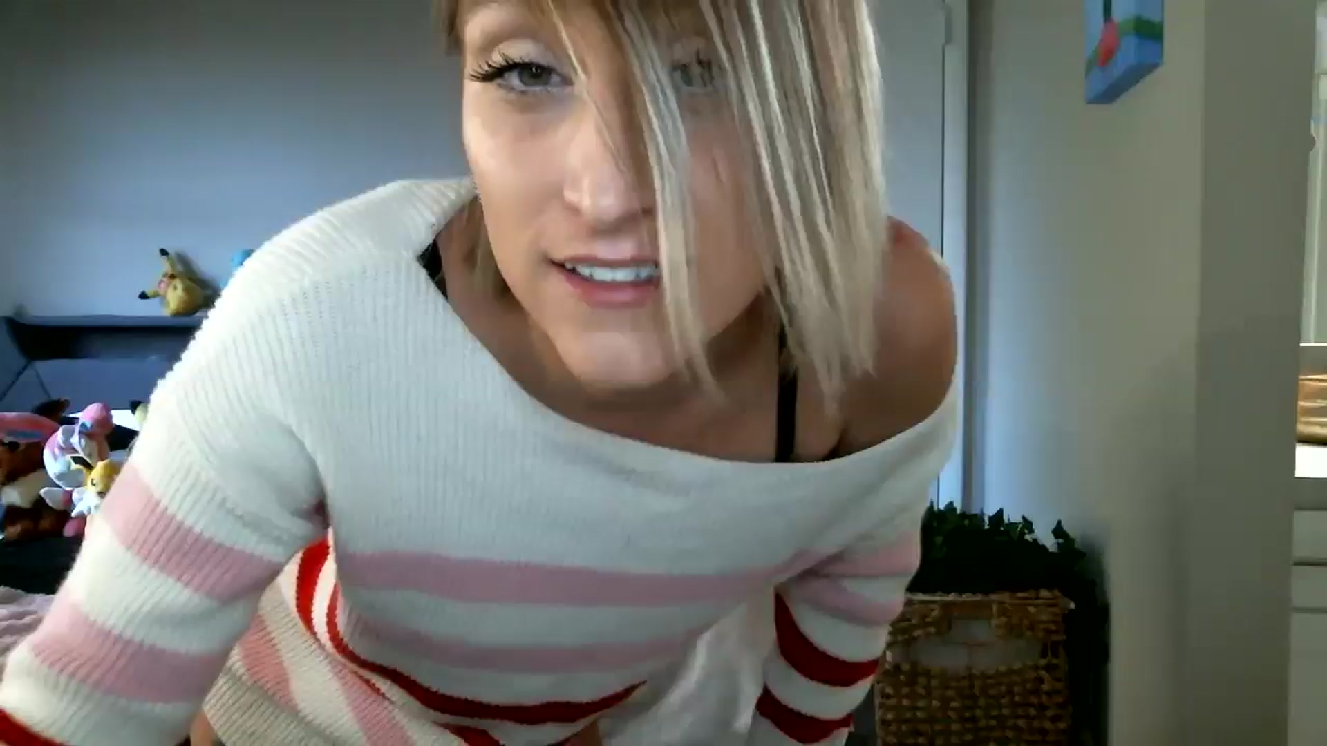 Gallery image thumbnail from BellaSkye's myfreecams stream on, 12/03/2024, 15:20 image 12 of 20