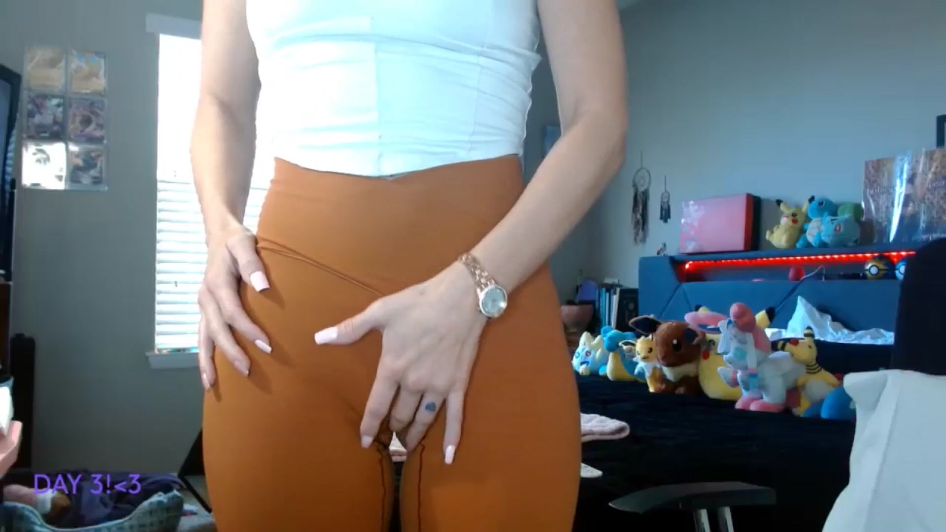 Gallery image thumbnail from BellaSkye's myfreecams stream on, 12/04/2024, 17:30 image 2 of 20