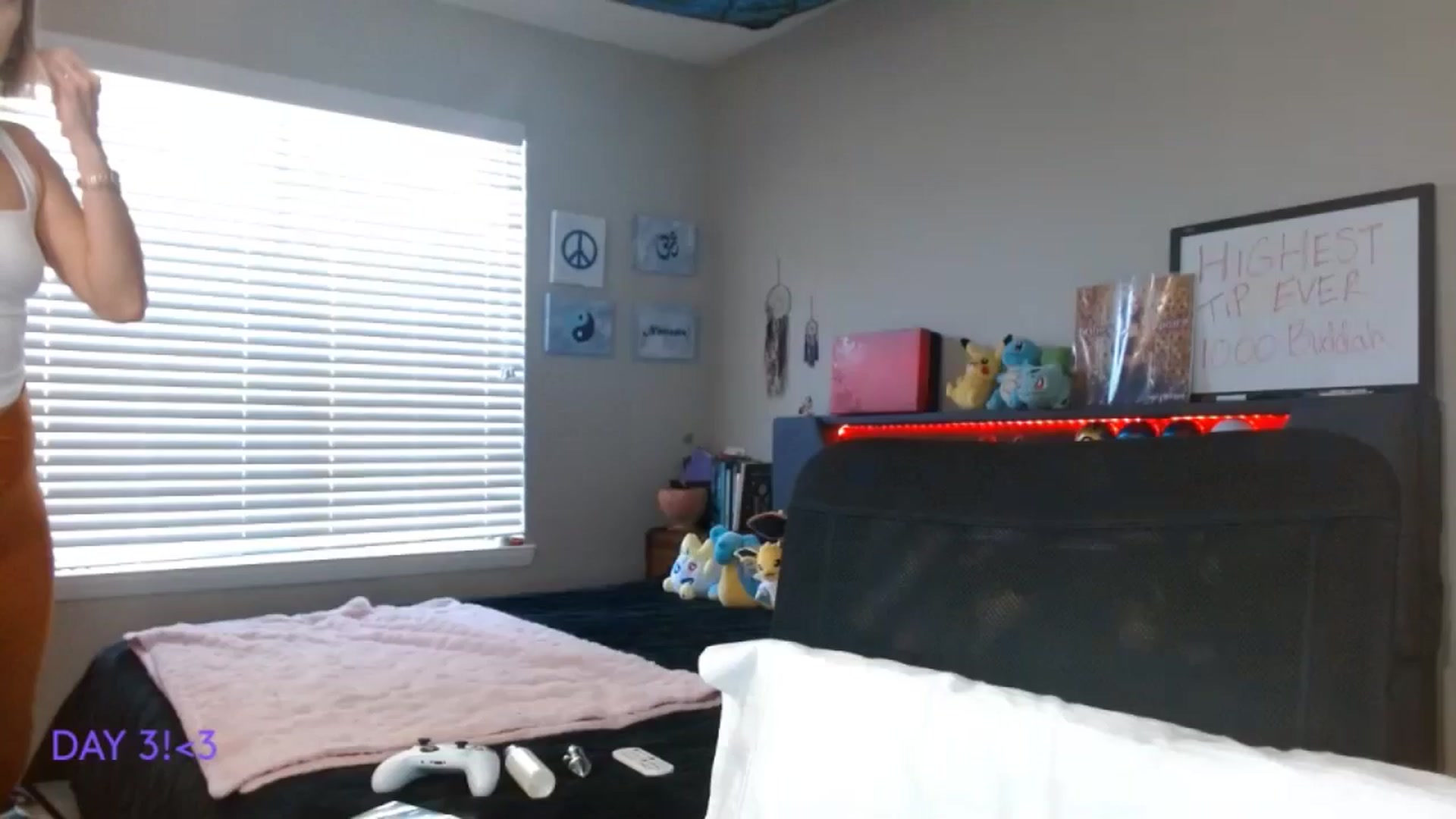 Gallery image thumbnail from BellaSkye's myfreecams stream on, 12/04/2024, 17:30 image 1 of 20