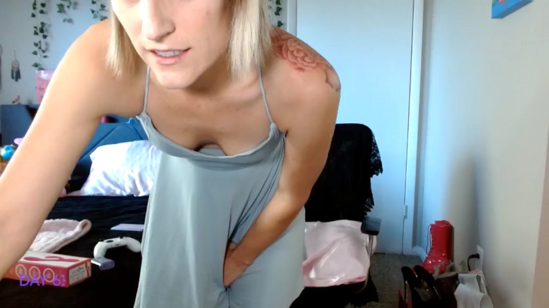 Gallery image thumbnail from BellaSkye's myfreecams stream on, 12/07/2024, 14:58 image 9 of 20
