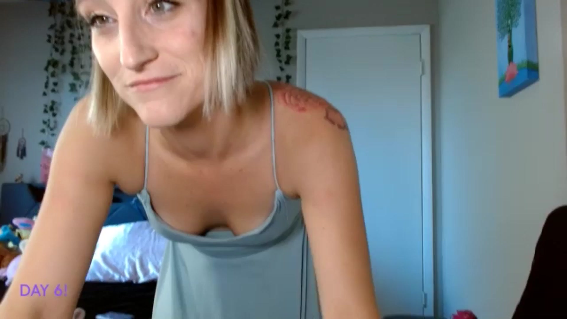 Gallery image thumbnail from BellaSkye's myfreecams stream on, 12/07/2024, 15:14 image 15 of 20