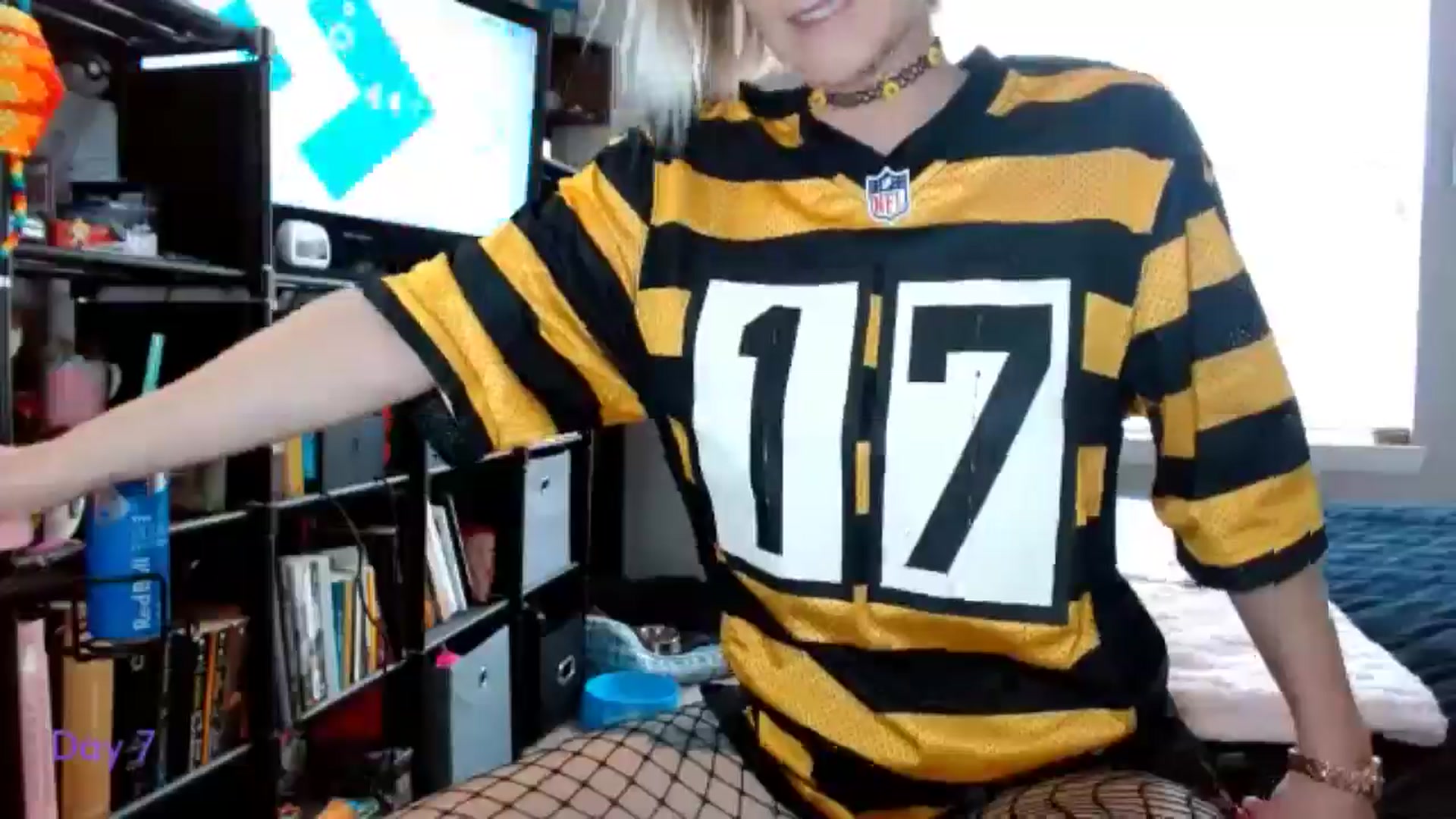 Gallery image thumbnail from BellaSkye's myfreecams stream on, 12/08/2024, 18:34 image 20 of 20