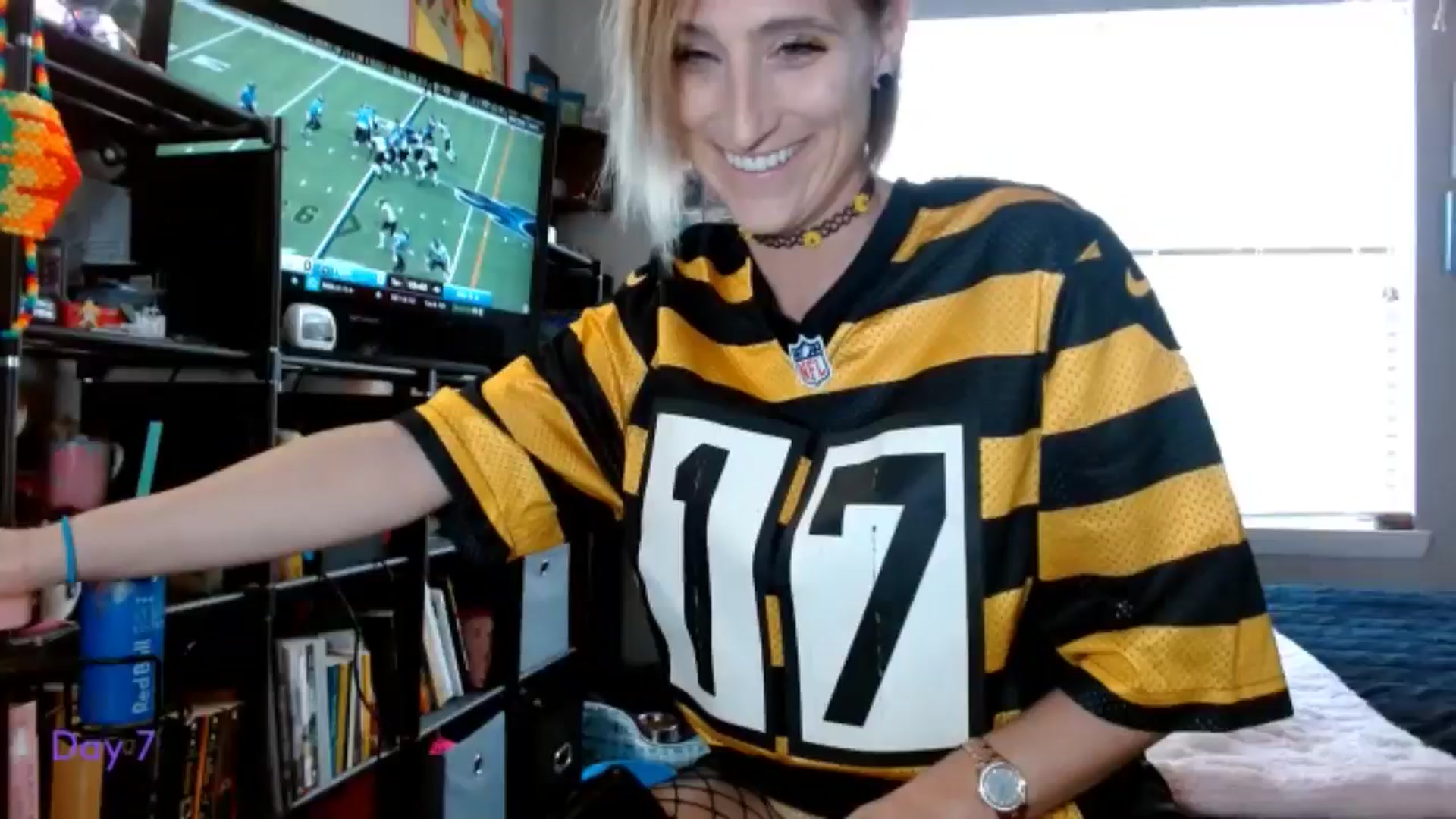 Gallery image thumbnail from BellaSkye's myfreecams stream on, 12/08/2024, 18:34 image 14 of 20