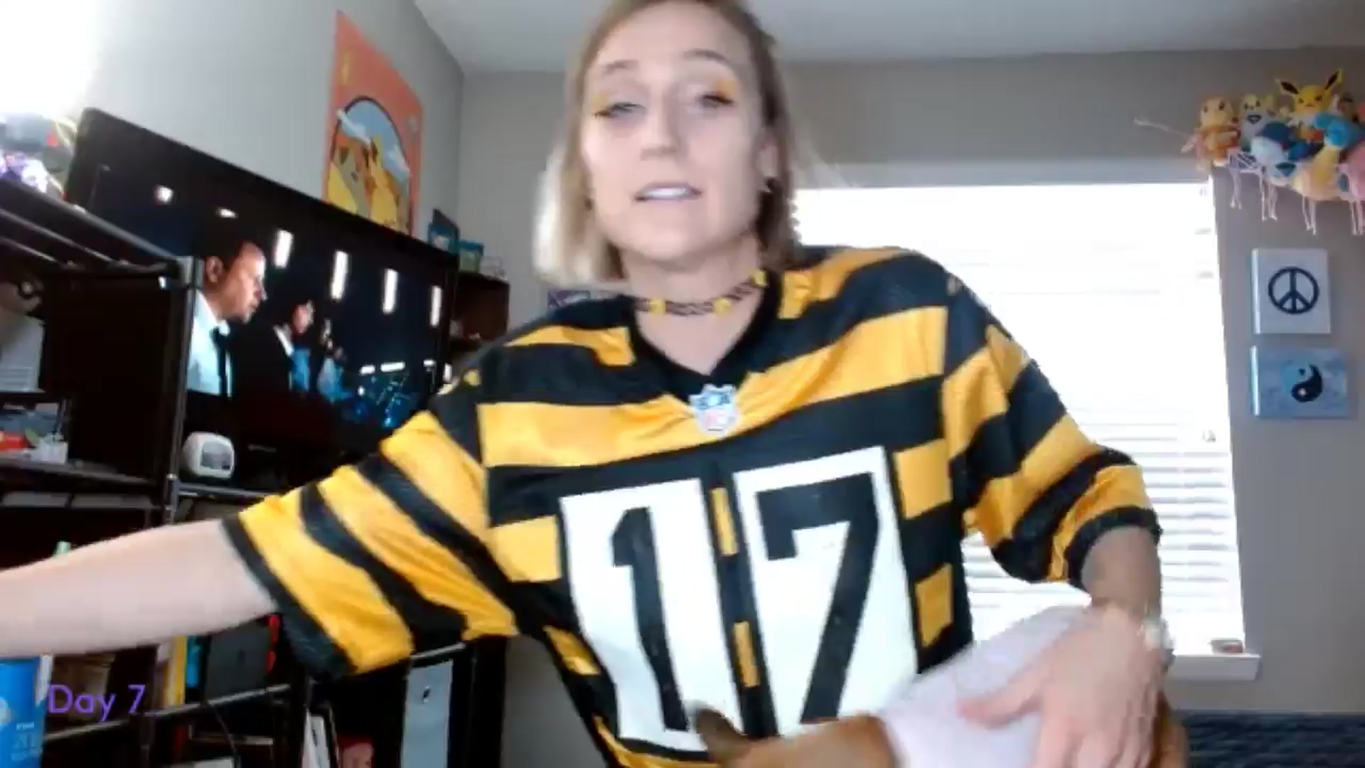 Gallery image thumbnail from BellaSkye's myfreecams stream on, 12/08/2024, 18:42 image 17 of 20