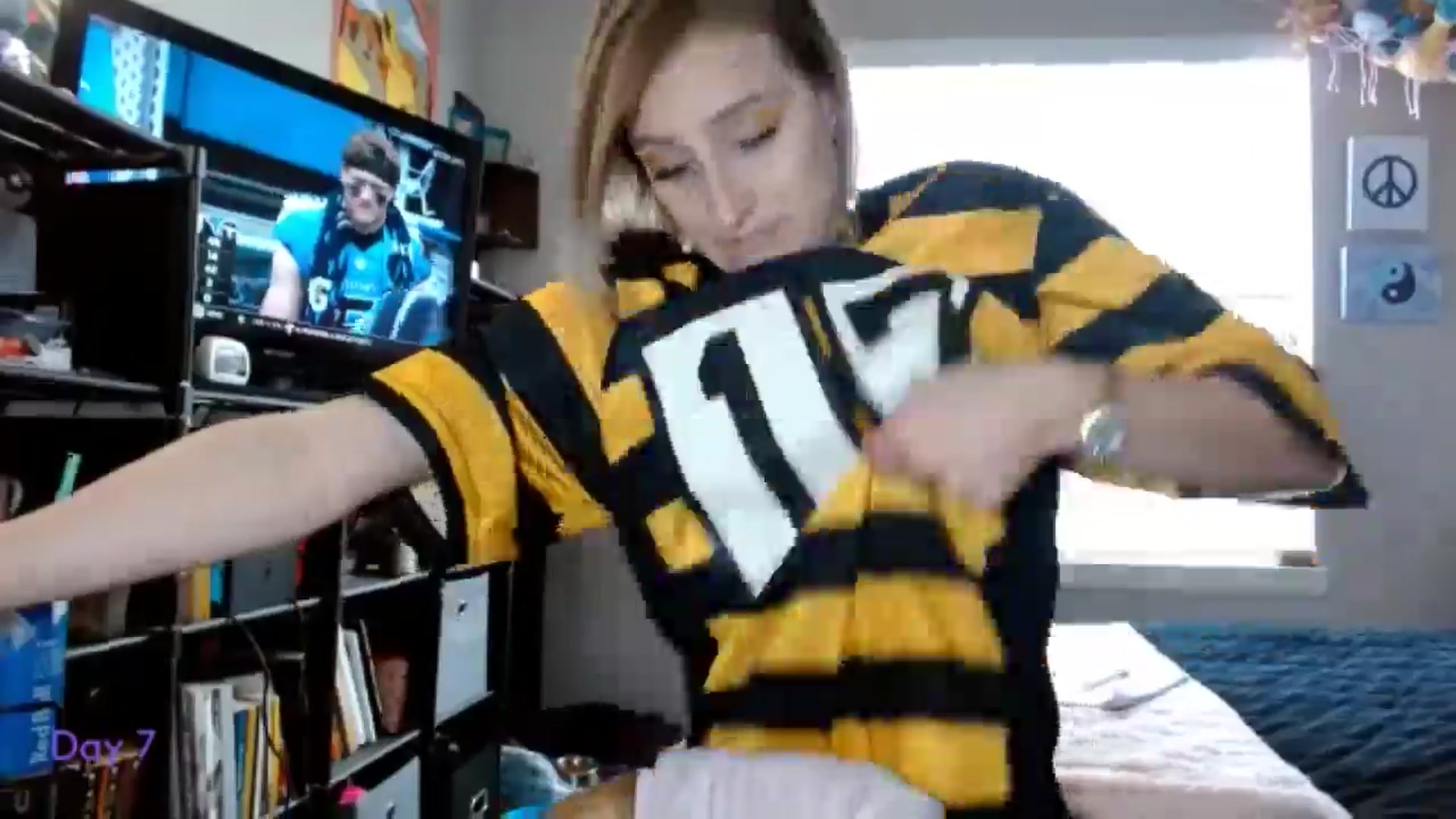 Gallery image thumbnail from BellaSkye's myfreecams stream on, 12/08/2024, 18:42 image 3 of 20