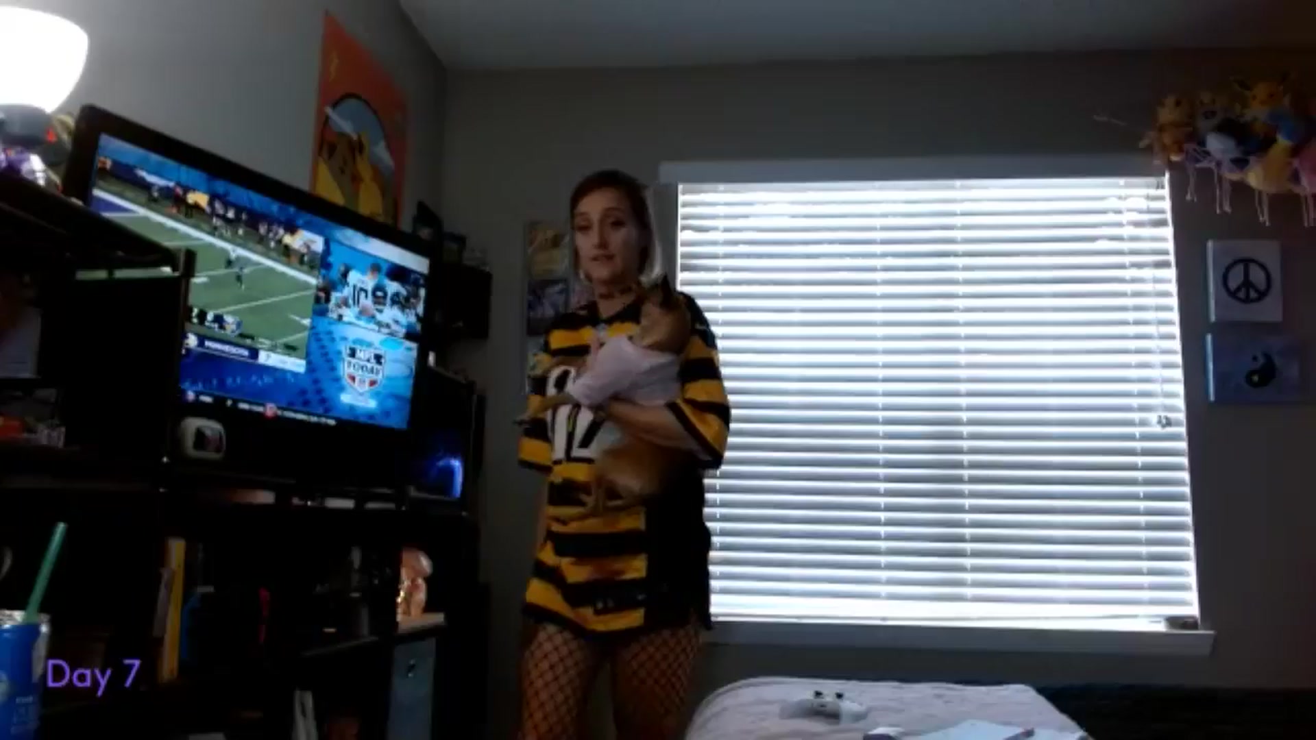 Gallery image thumbnail from BellaSkye's myfreecams stream on, 12/08/2024, 18:42 image 10 of 20