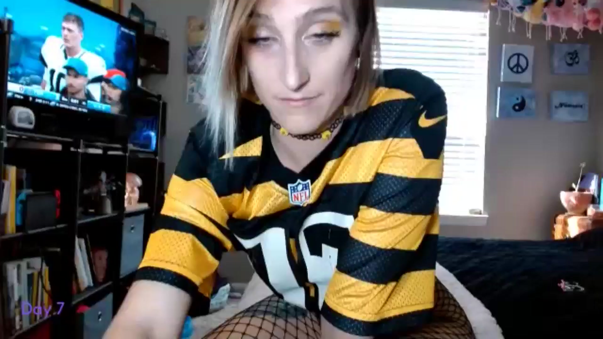Gallery image thumbnail from BellaSkye's myfreecams stream on, 12/08/2024, 19:19 image 10 of 20
