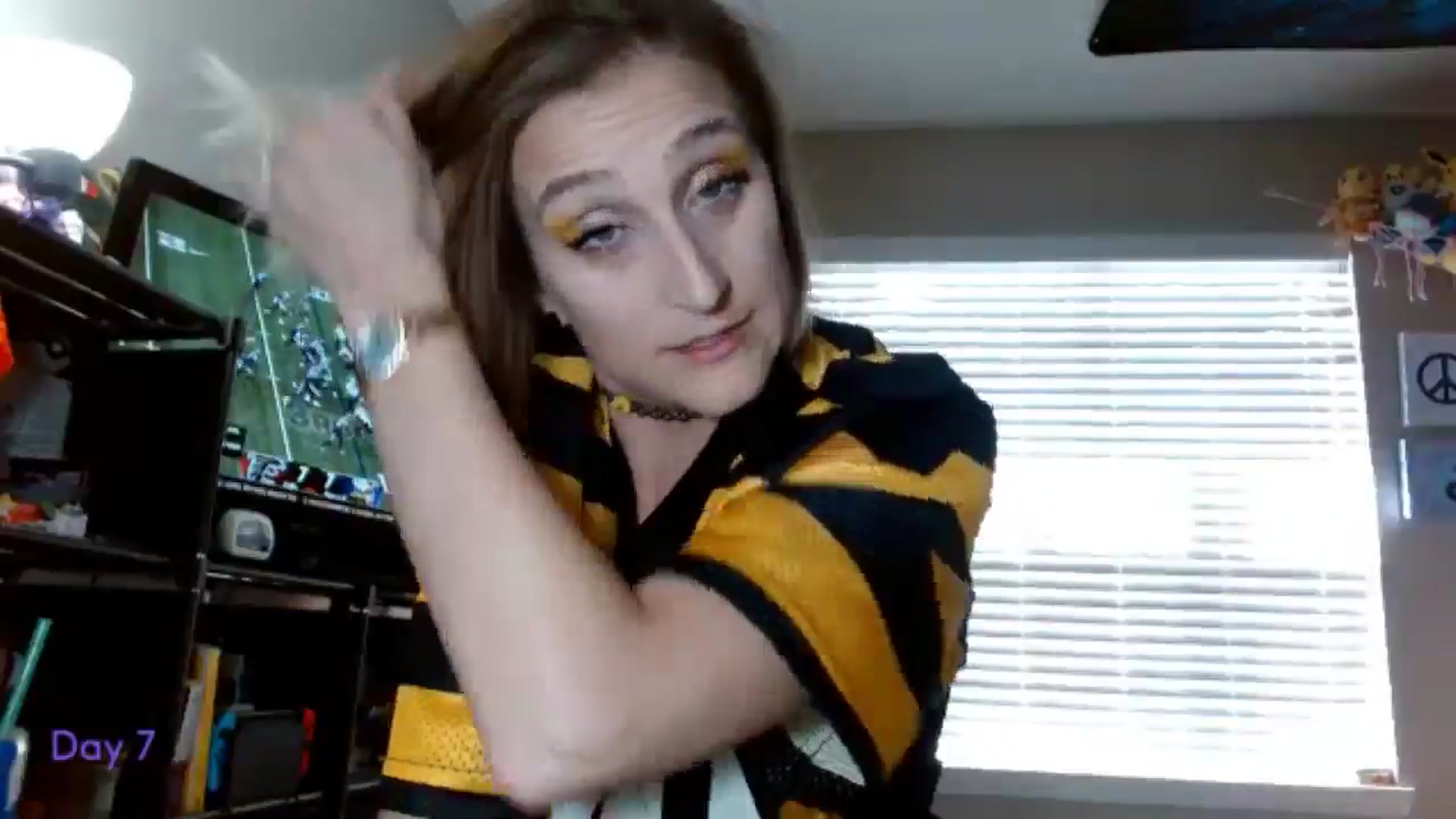 Gallery image thumbnail from BellaSkye's myfreecams stream on, 12/08/2024, 19:19 image 19 of 20