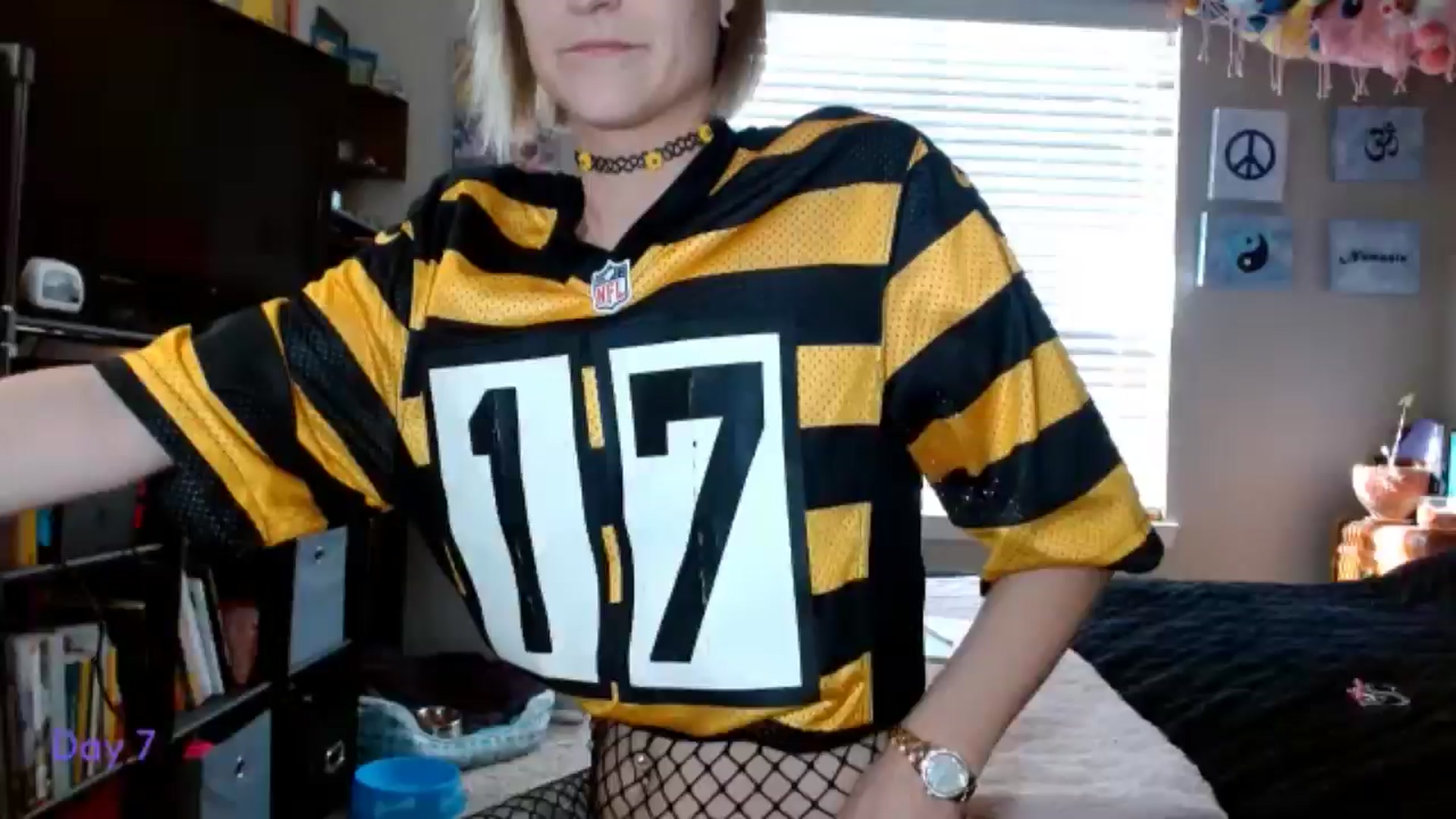Gallery image thumbnail from BellaSkye's myfreecams stream on, 12/08/2024, 19:19 image 13 of 20