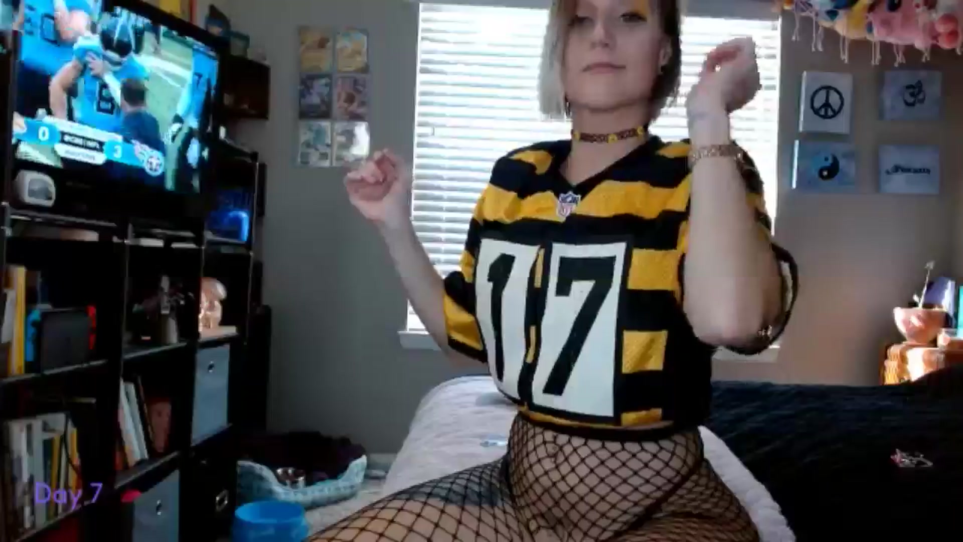 Gallery image thumbnail from BellaSkye's myfreecams stream on, 12/08/2024, 19:19 image 11 of 20