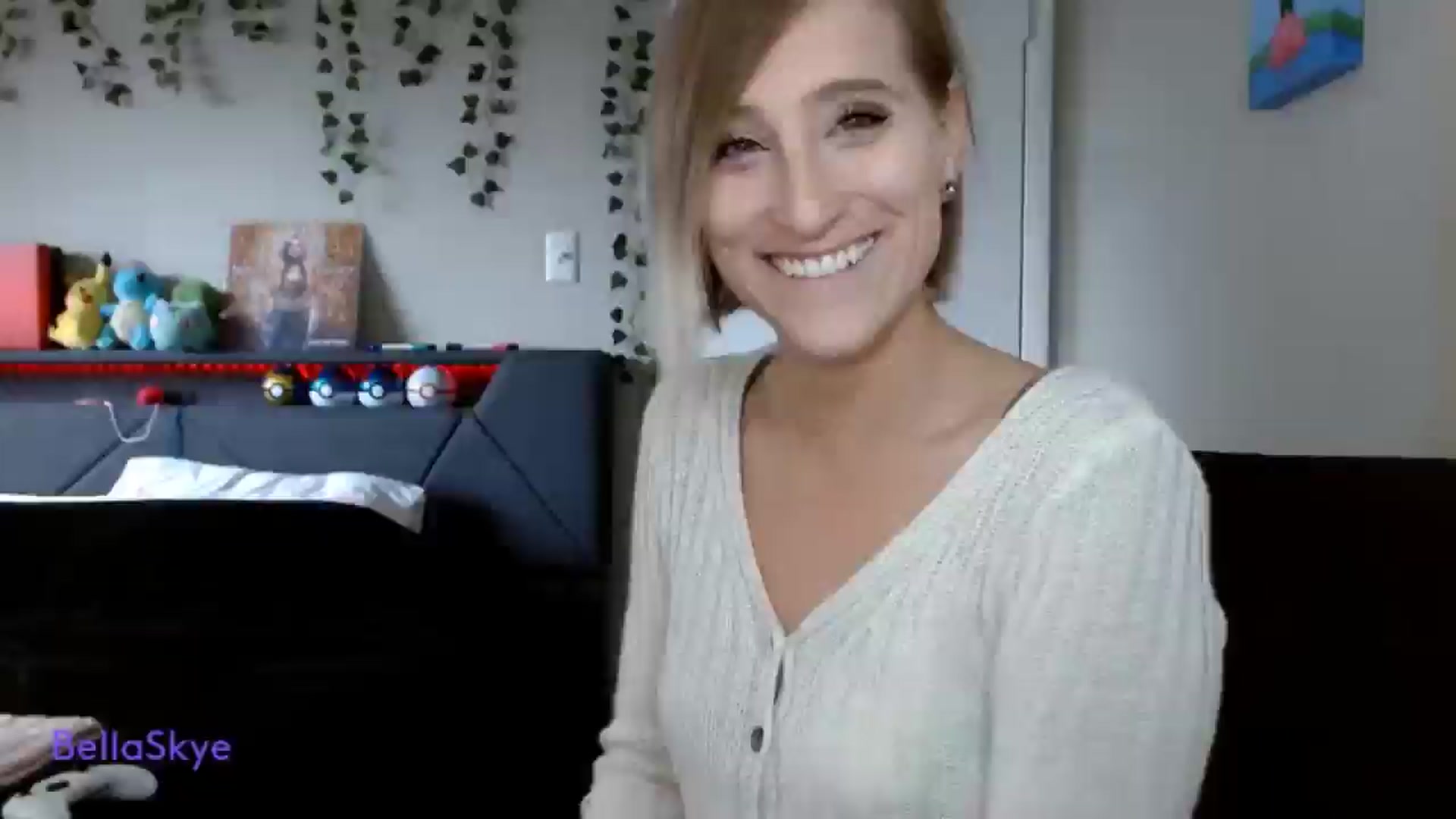 Gallery image thumbnail from BellaSkye's myfreecams stream on, 12/09/2024, 14:32 image 15 of 20