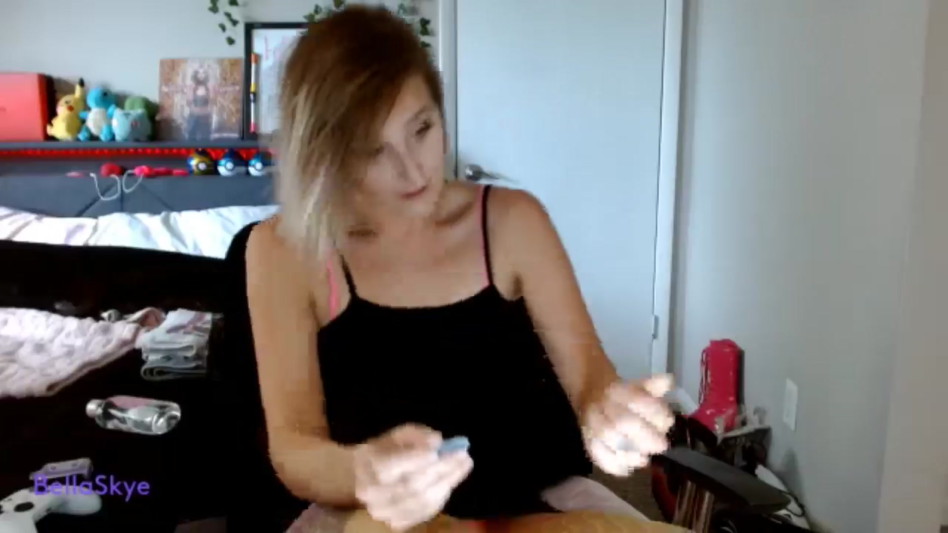 Gallery image thumbnail from BellaSkye's myfreecams stream on, 12/10/2024, 15:46 image 6 of 20