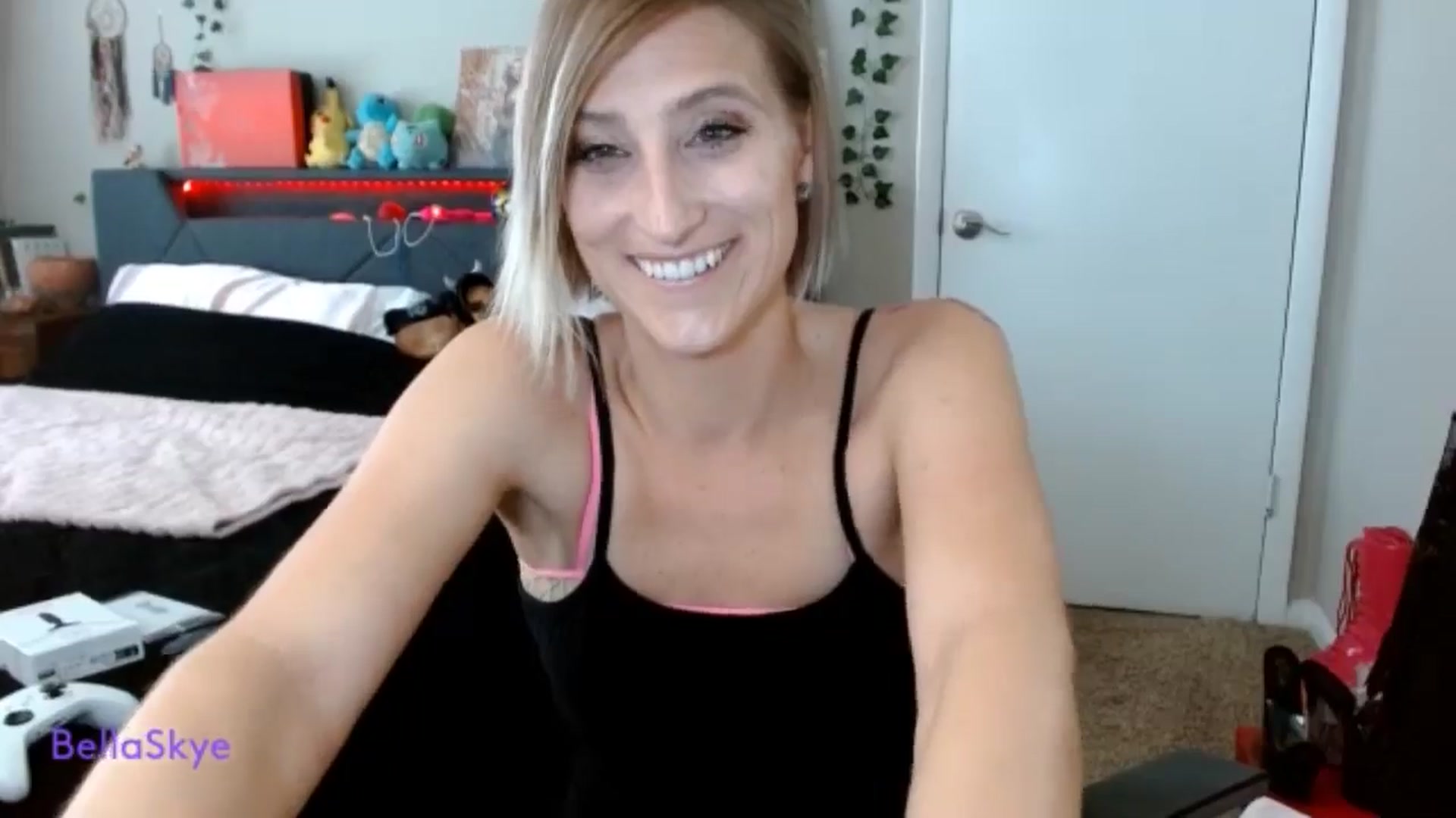 Gallery image thumbnail from BellaSkye's myfreecams stream on, 12/10/2024, 16:50 image 3 of 20