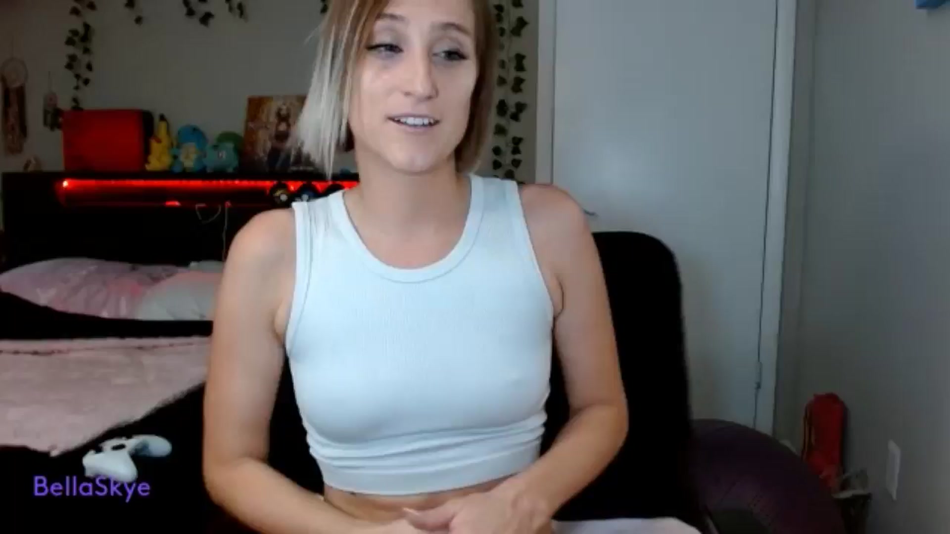Gallery image thumbnail from BellaSkye's myfreecams stream on, 12/11/2024, 14:50 image 1 of 20