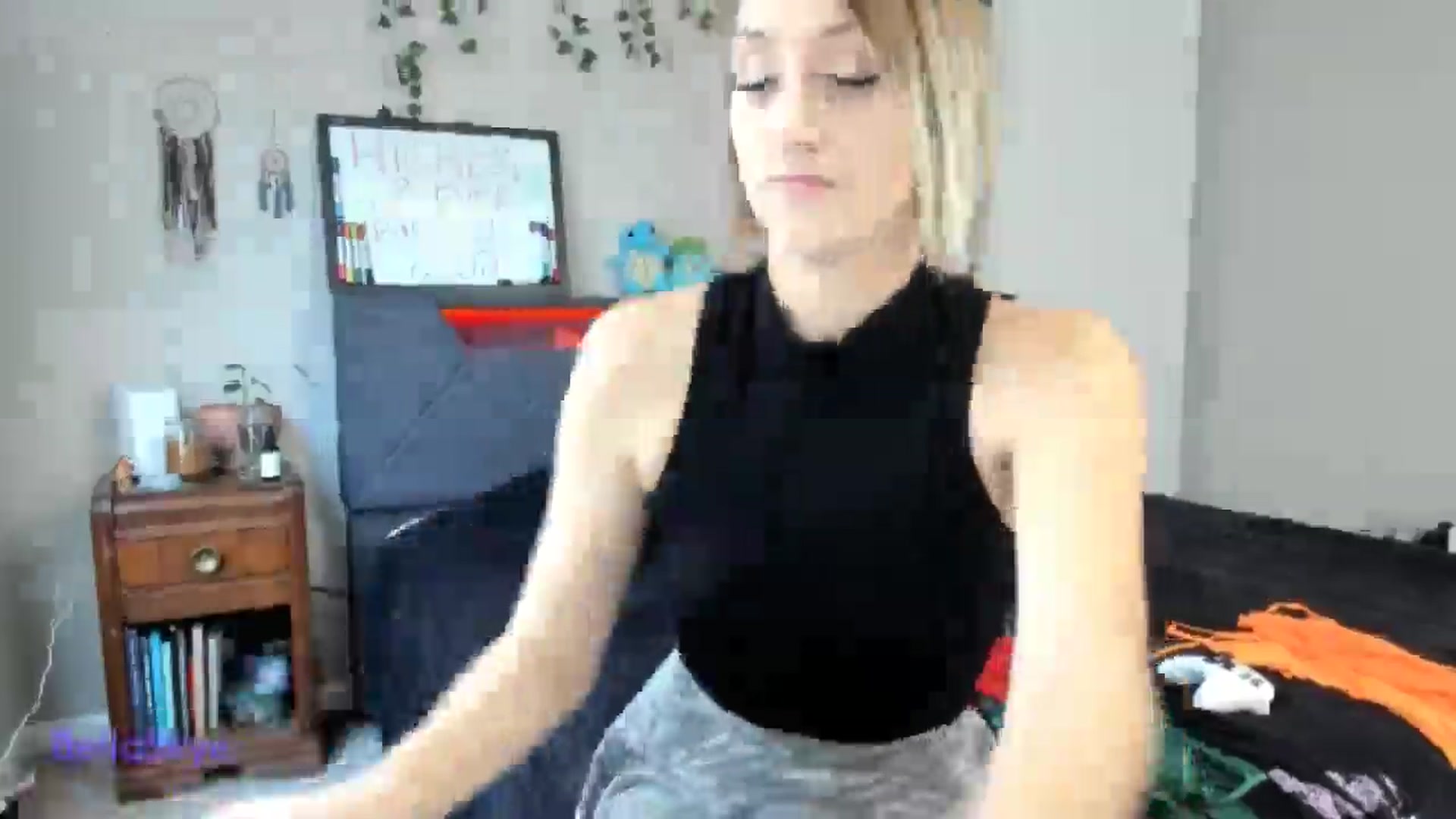 Gallery image thumbnail from BellaSkye's myfreecams stream on, 12/20/2024, 15:22 image 14 of 20