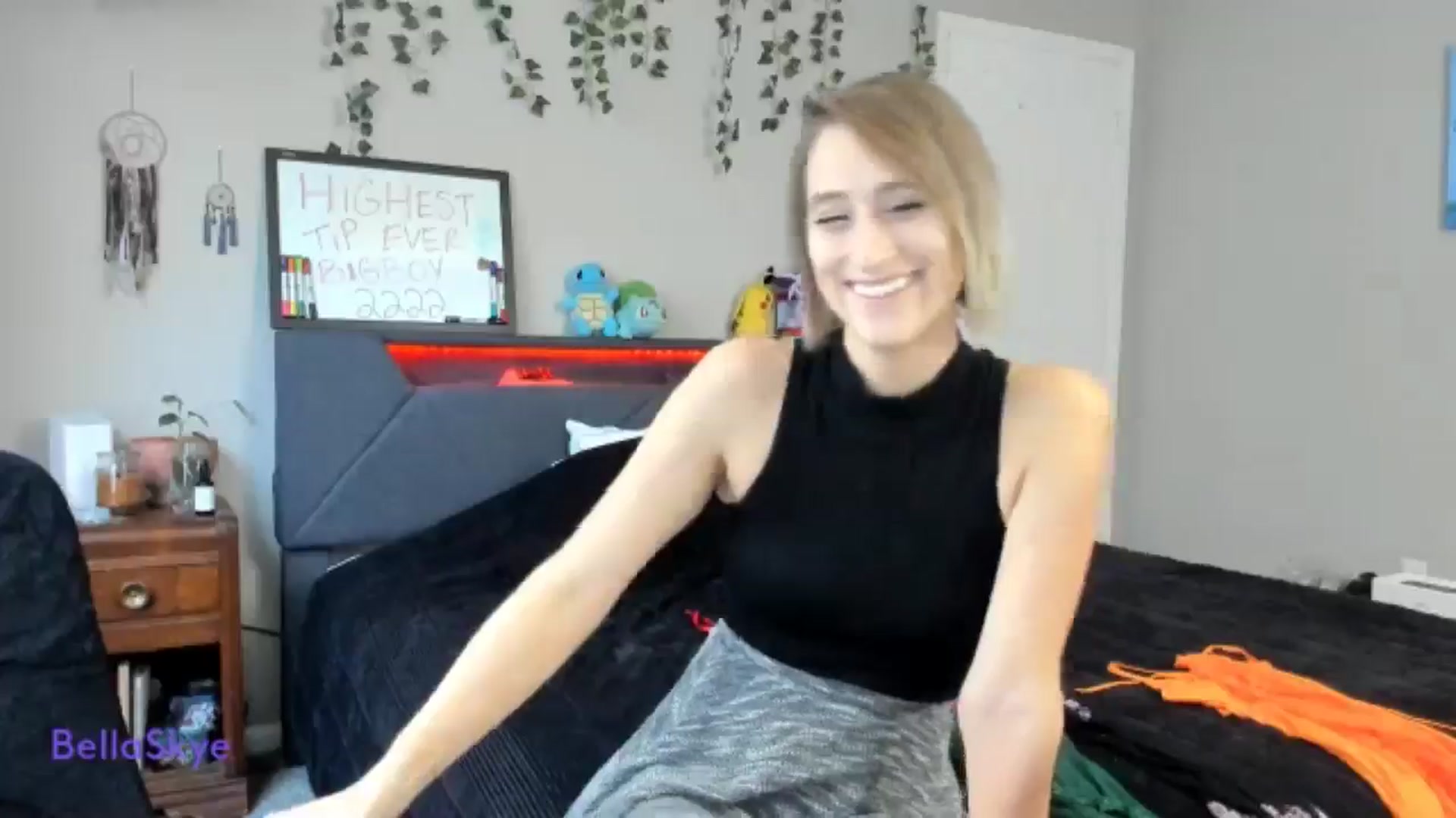 Gallery image thumbnail from BellaSkye's myfreecams stream on, 12/20/2024, 15:22 image 3 of 20
